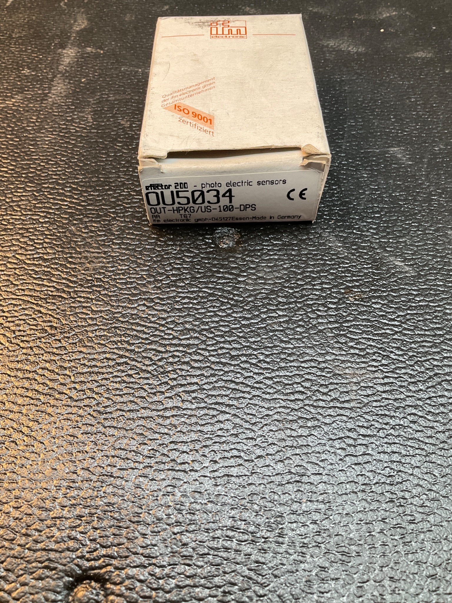IFM OU5034 PHOTOELECTRIC SENSOR DIFFUSE REFLECTION PNP M12 10–55VDC NEW 1