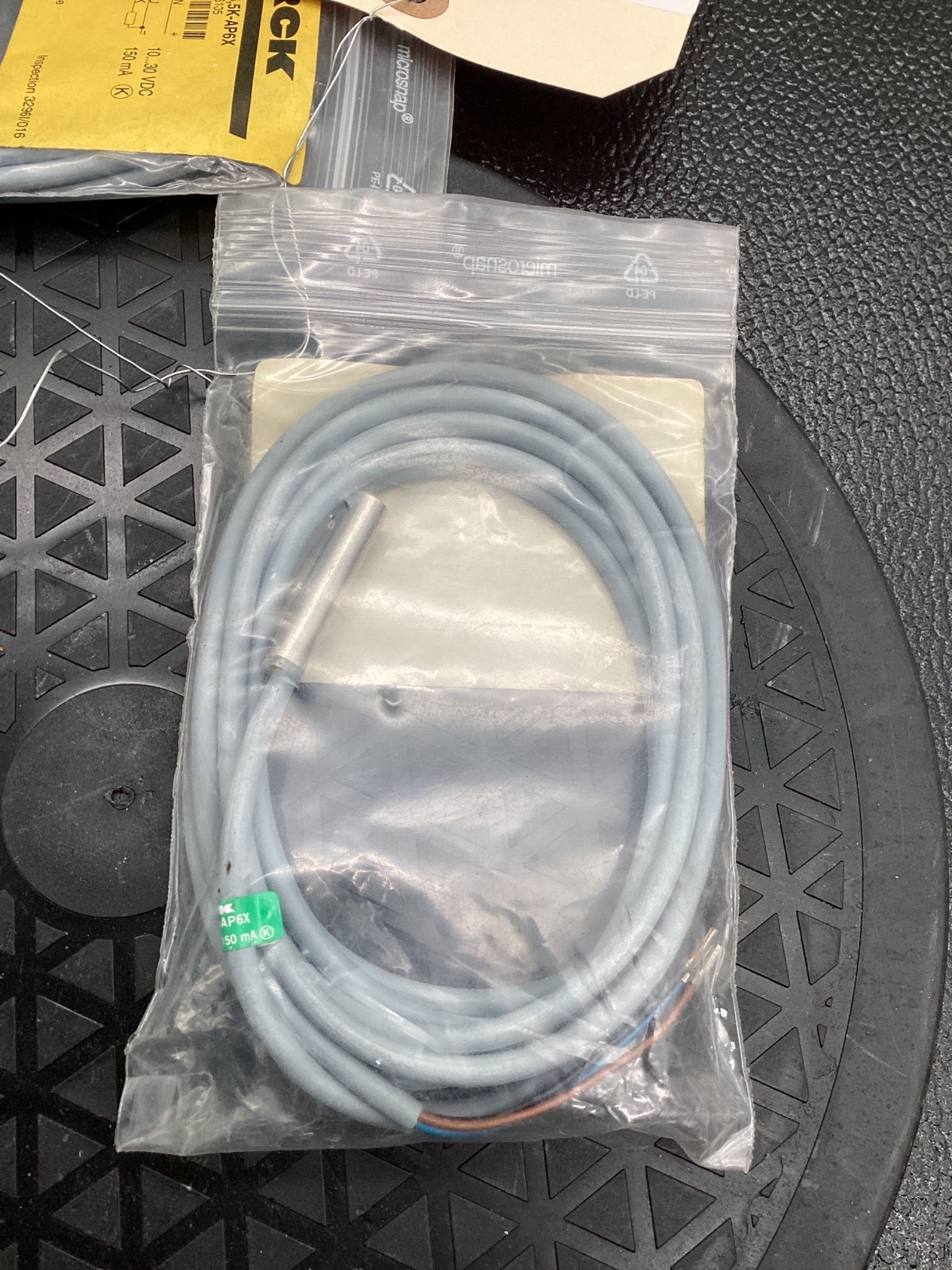 TURCK BI1.5-H6.5K-AP6X INDUCTIVE PROXIMITY SENSOR 1.5MM RANGE 10–30VDC USED 1