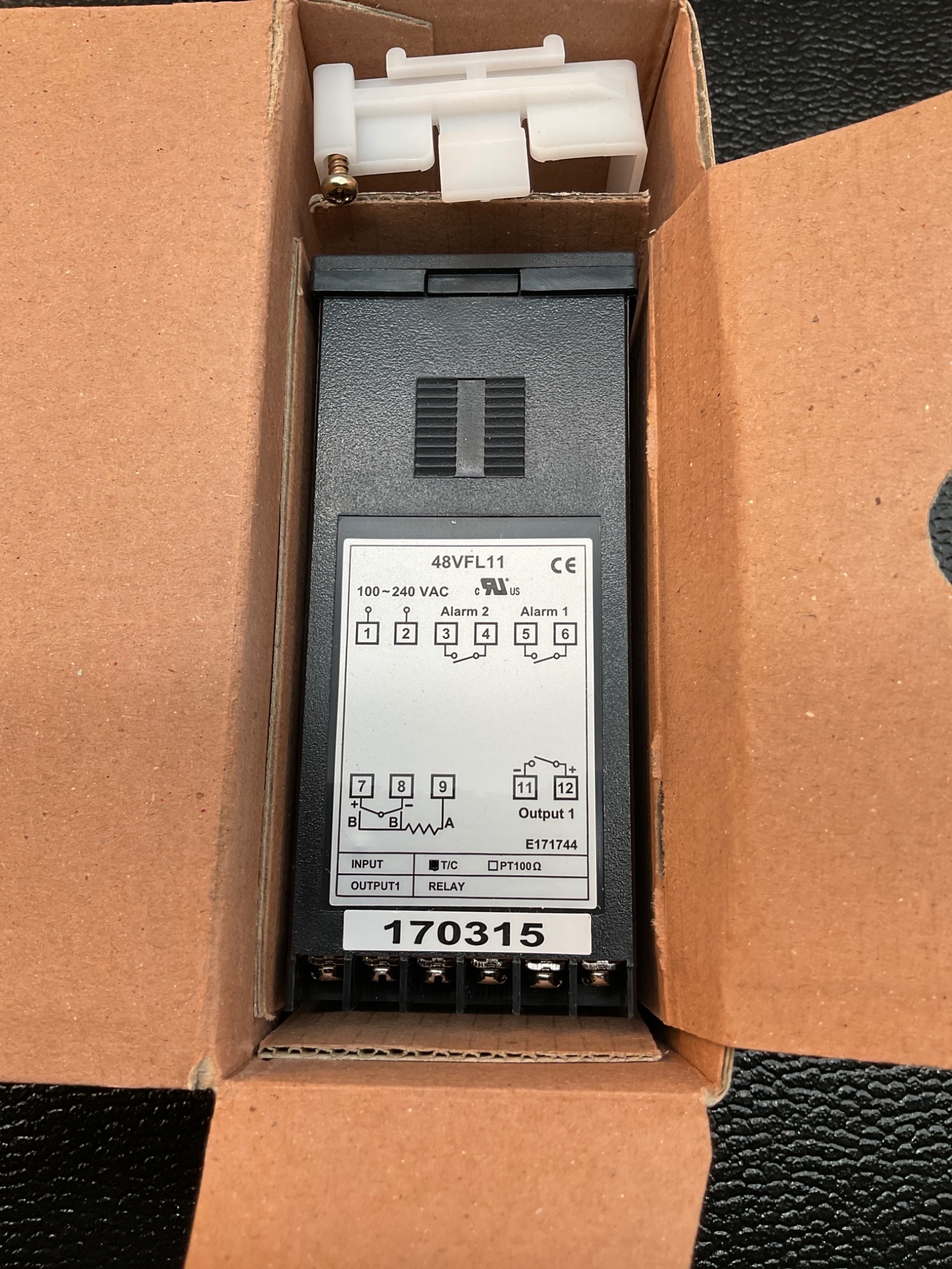 EXTECH 48VFL11 PID TEMPERATURE CONTROLLER 90–264VAC RELAY OUTPUT NEW 2
