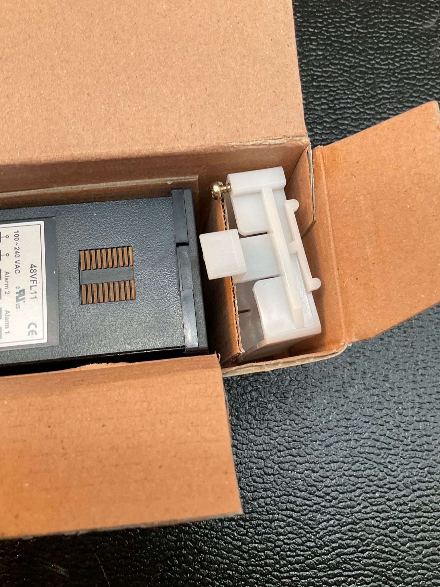 EXTECH 48VFL11 PID TEMPERATURE CONTROLLER 90–264VAC RELAY OUTPUT NEW 3