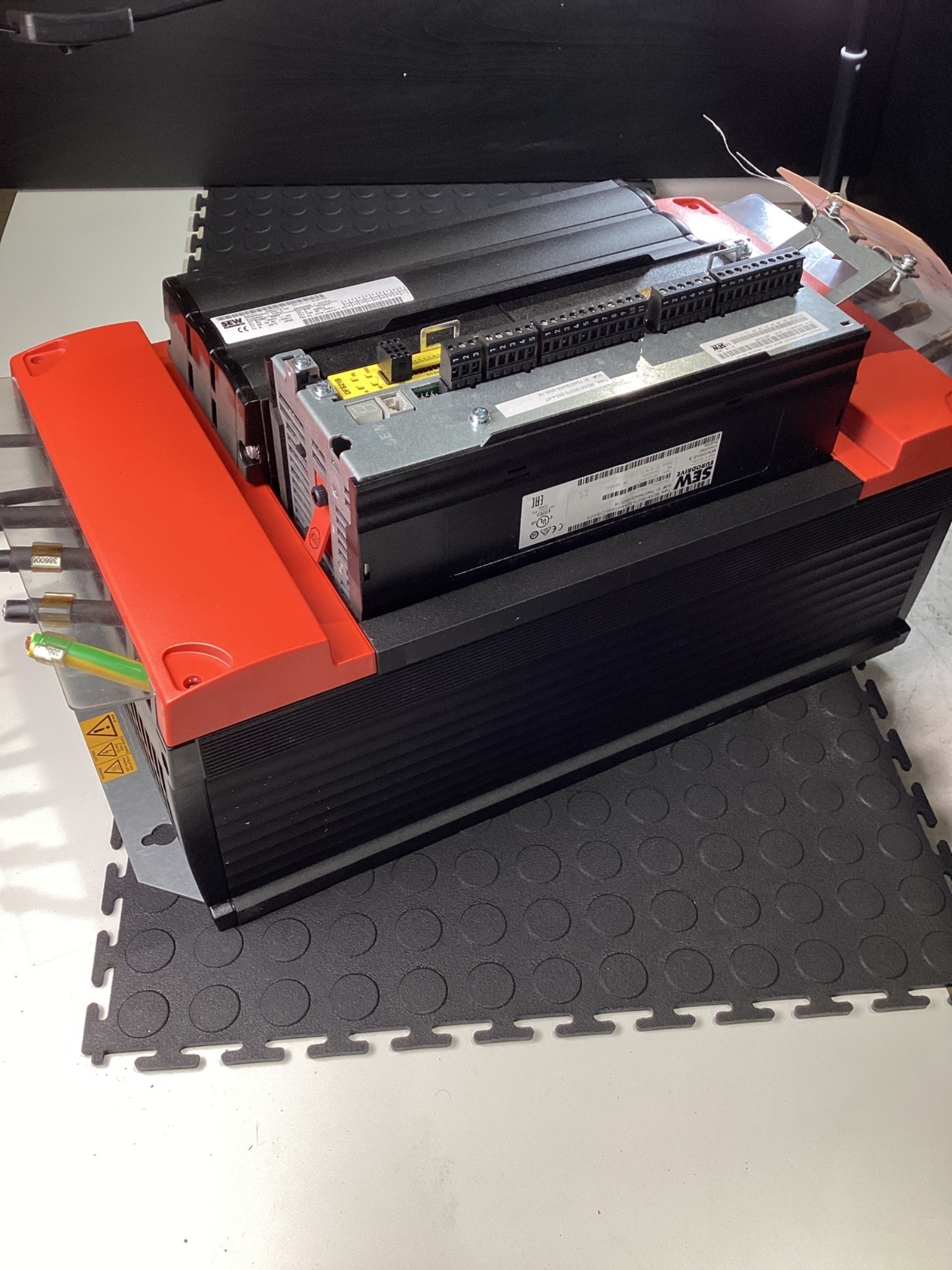 SEW EURODRIVE MDX60A0370-503-4-00 Movidrive A Frequency Inverter 185kW 500V USED 1
