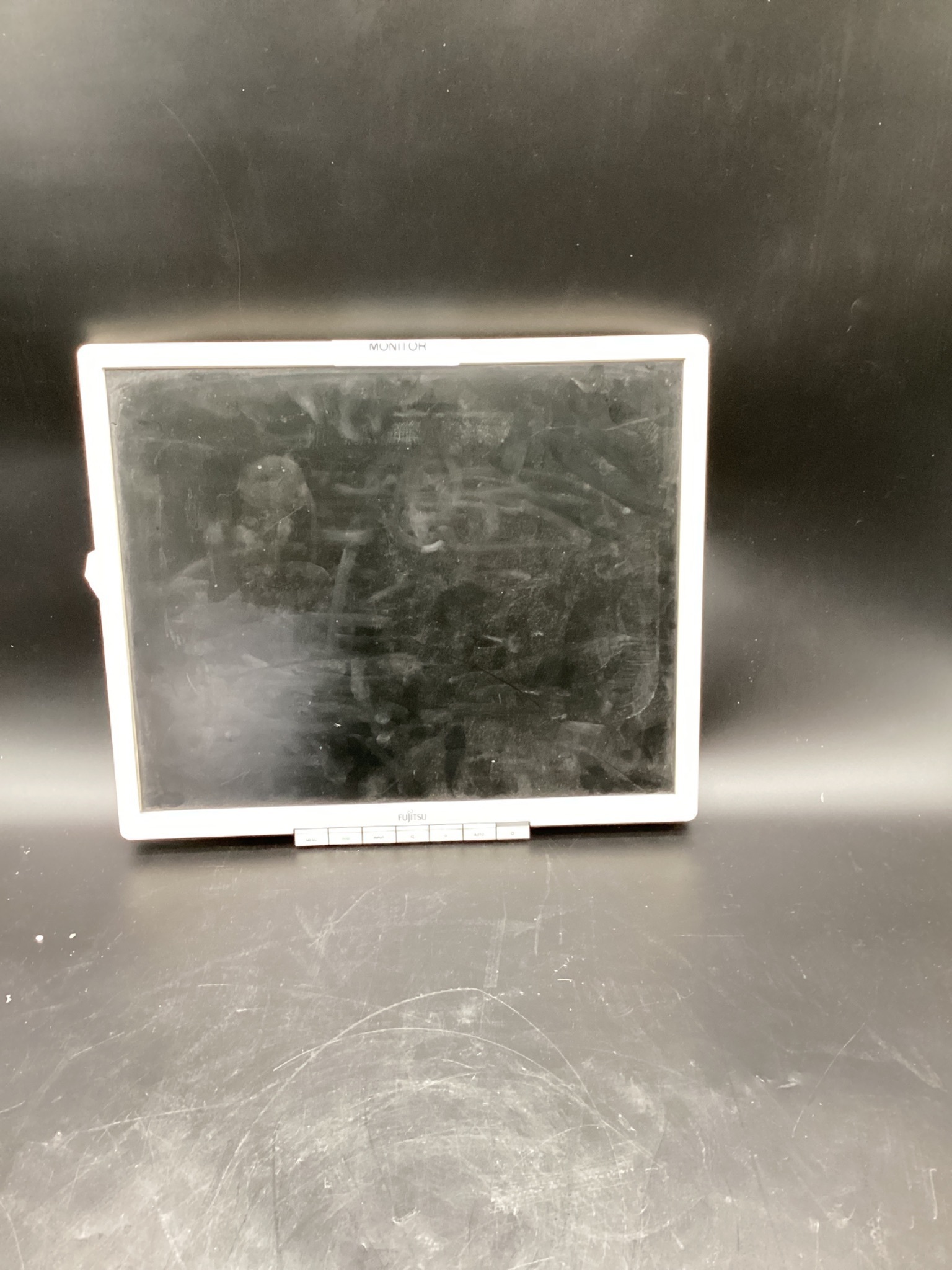 FUJITSU B19-6 S26361-K1374-V140 19" LED MONITOR USED 0
