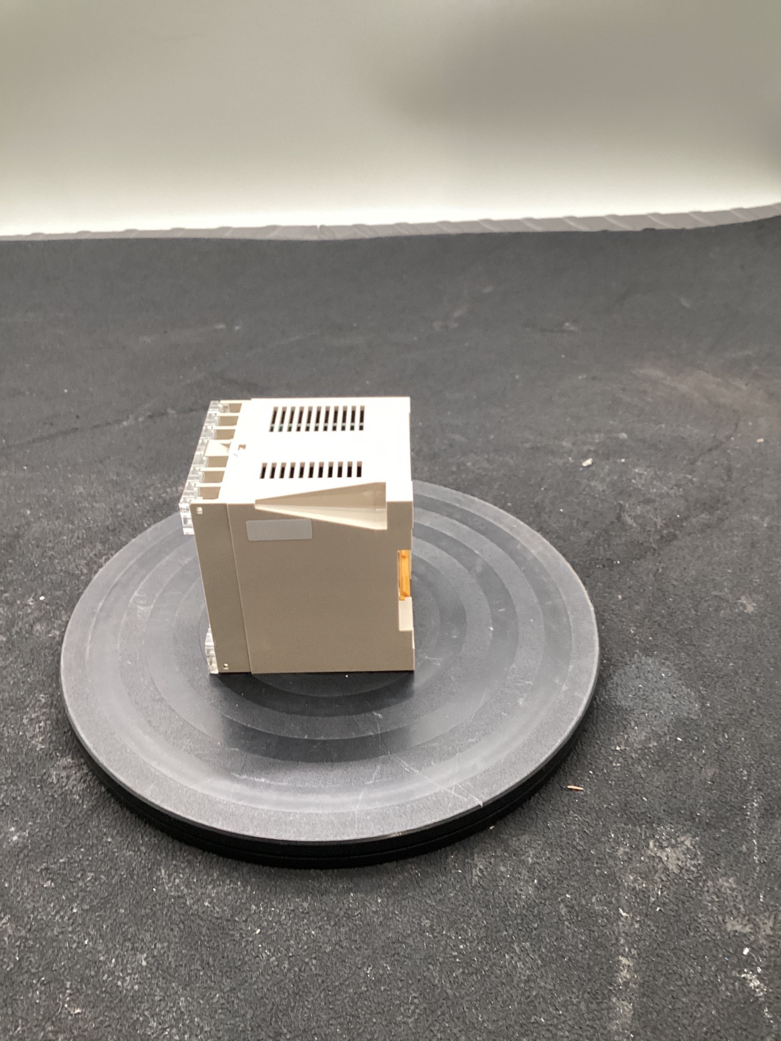 OMRON F2LP-WK4-US METAL DETECTOR AMPLIFIER MODULE SPDT USED 1