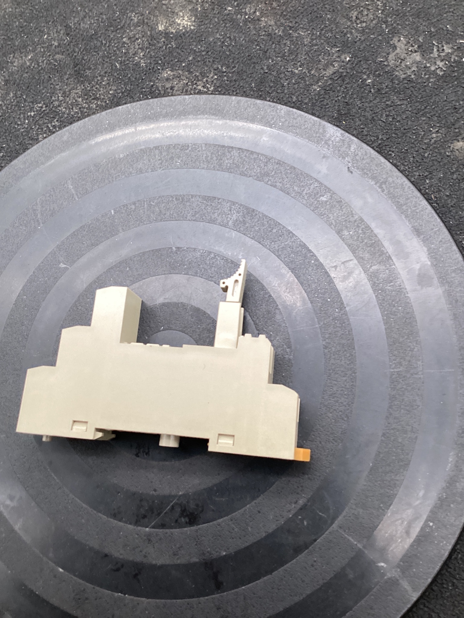 OMRON P2RF-05-E RELAY SOCKET FOR G2R-1-S NEW 2