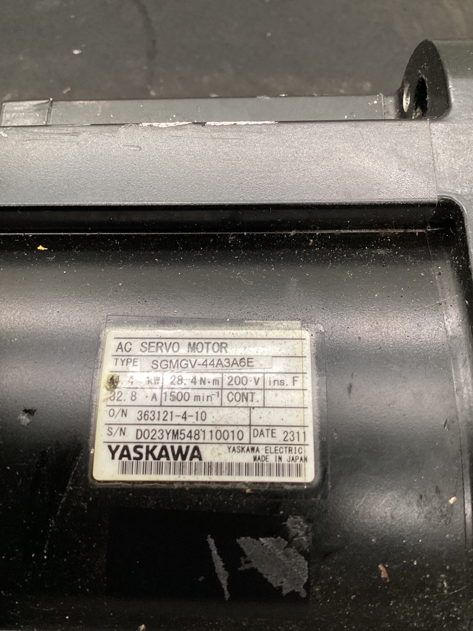 YASKAWA SGMGV-44A3A6E AC SERVO MOTOR 4.4KW 200V 20BIT ENCODER USED 4
