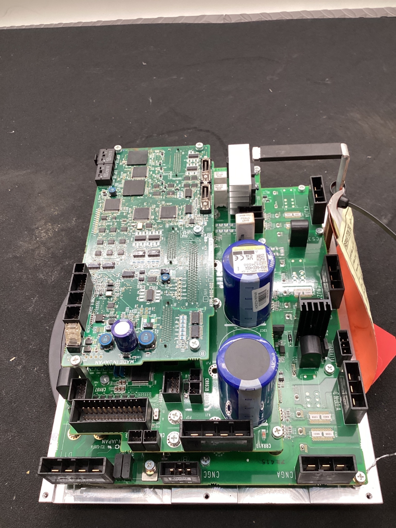 FANUC A06B-6400-H004 R-30IB 6-AXIS SERVO DRIVE MODULE USED 1