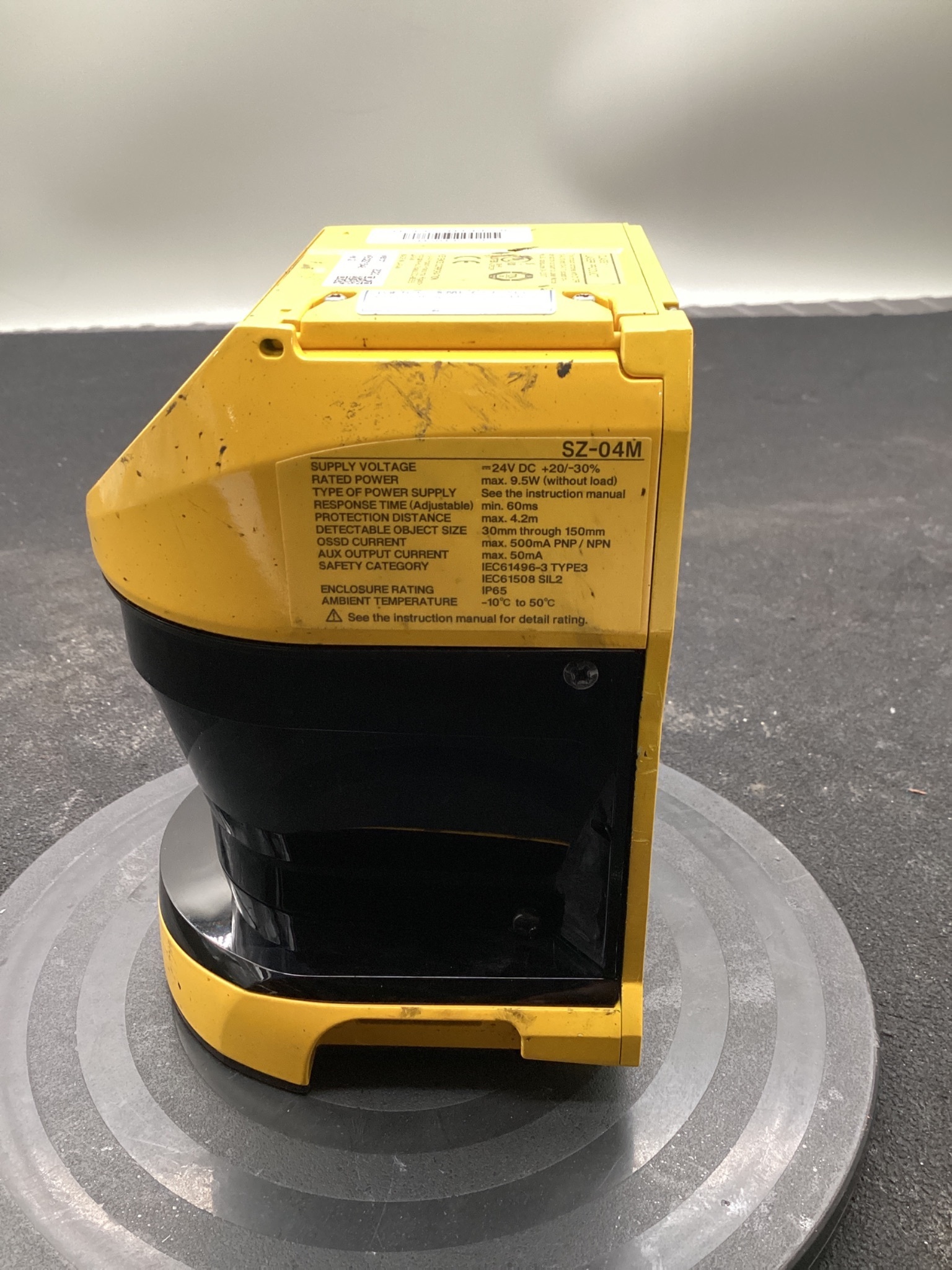 KEYENCE SZ-04M SAFETY LASER SCANNER 4M 190° IP65 USED 2