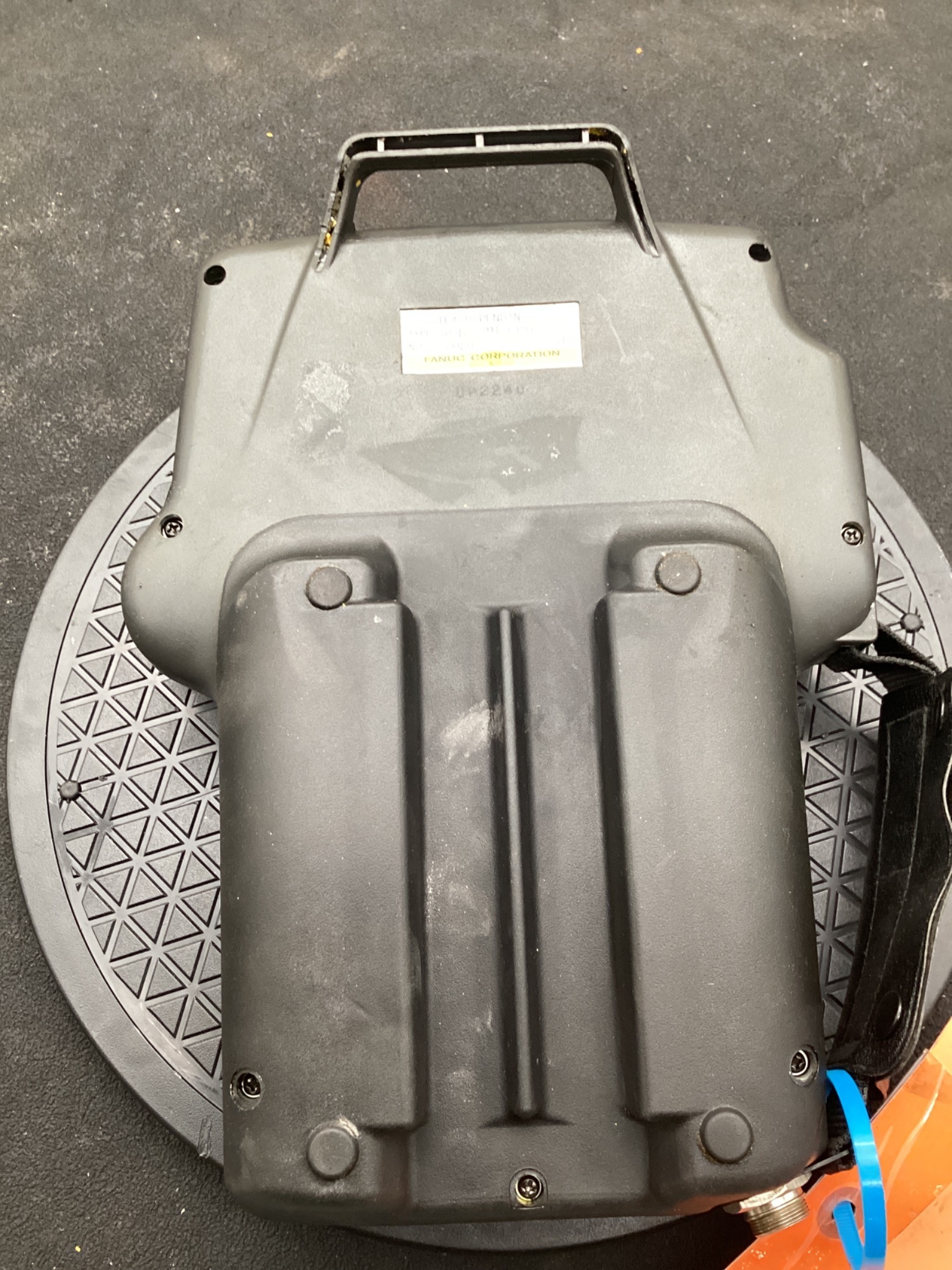 FANUC A05B-2301-C191 MATERIAL HANDLING TEACH PENDANT USED 1