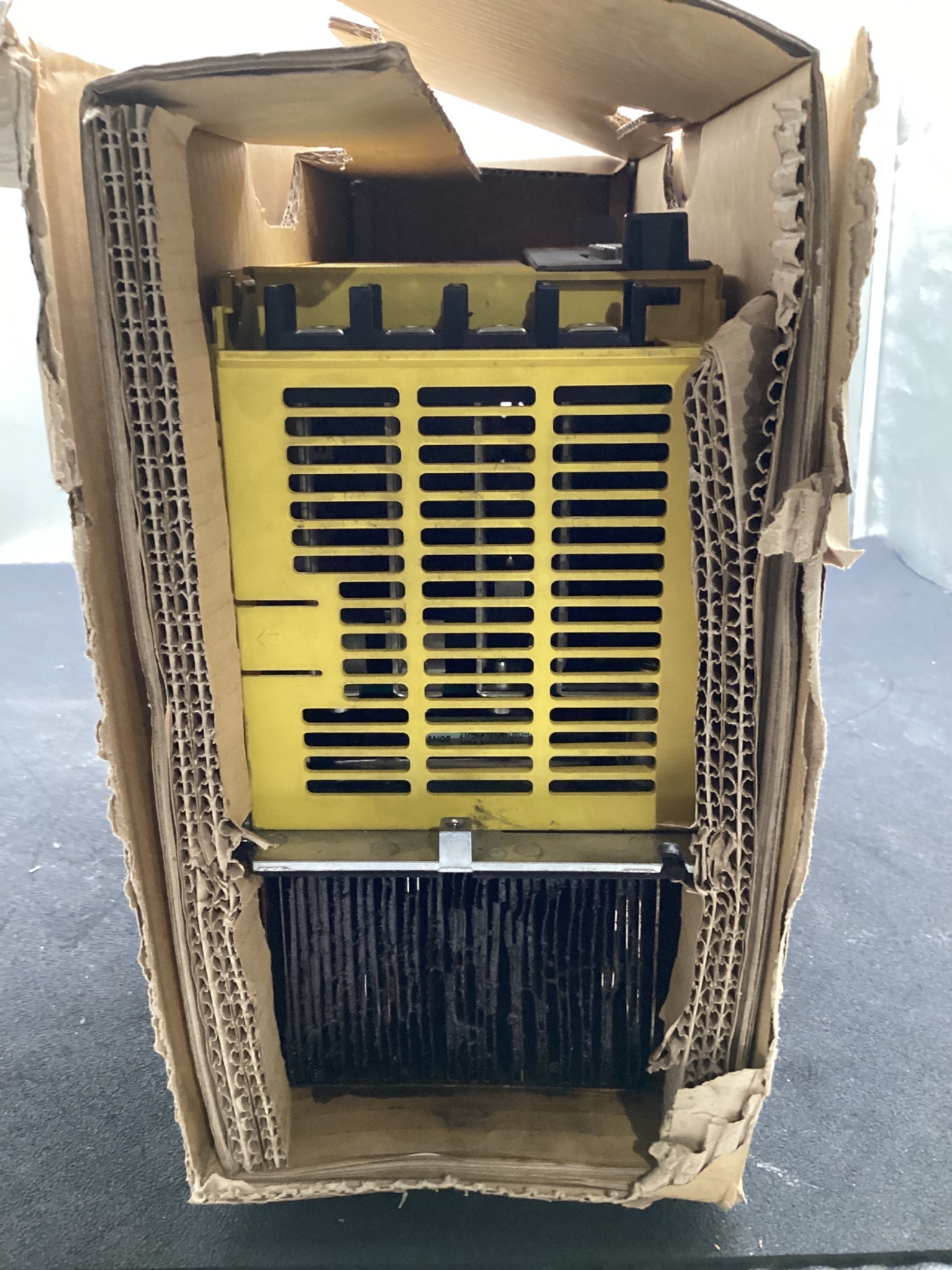 FANUC A06B-6111-H026#H570 SPINDLE AMPLIFIER MODULE SPM-26I USED 2