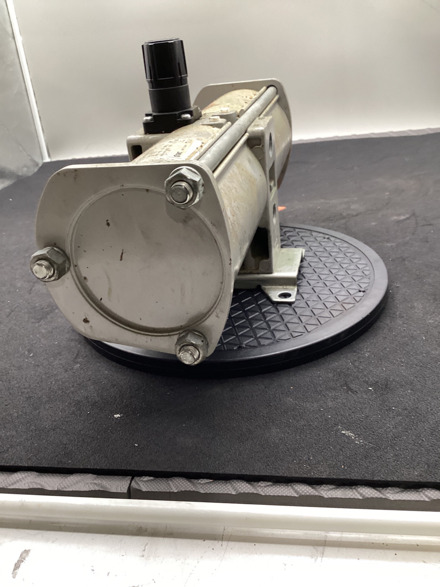 SMC VBA40A-04GN BOOSTER REGULATOR 1/2IN 145PSI USED 2