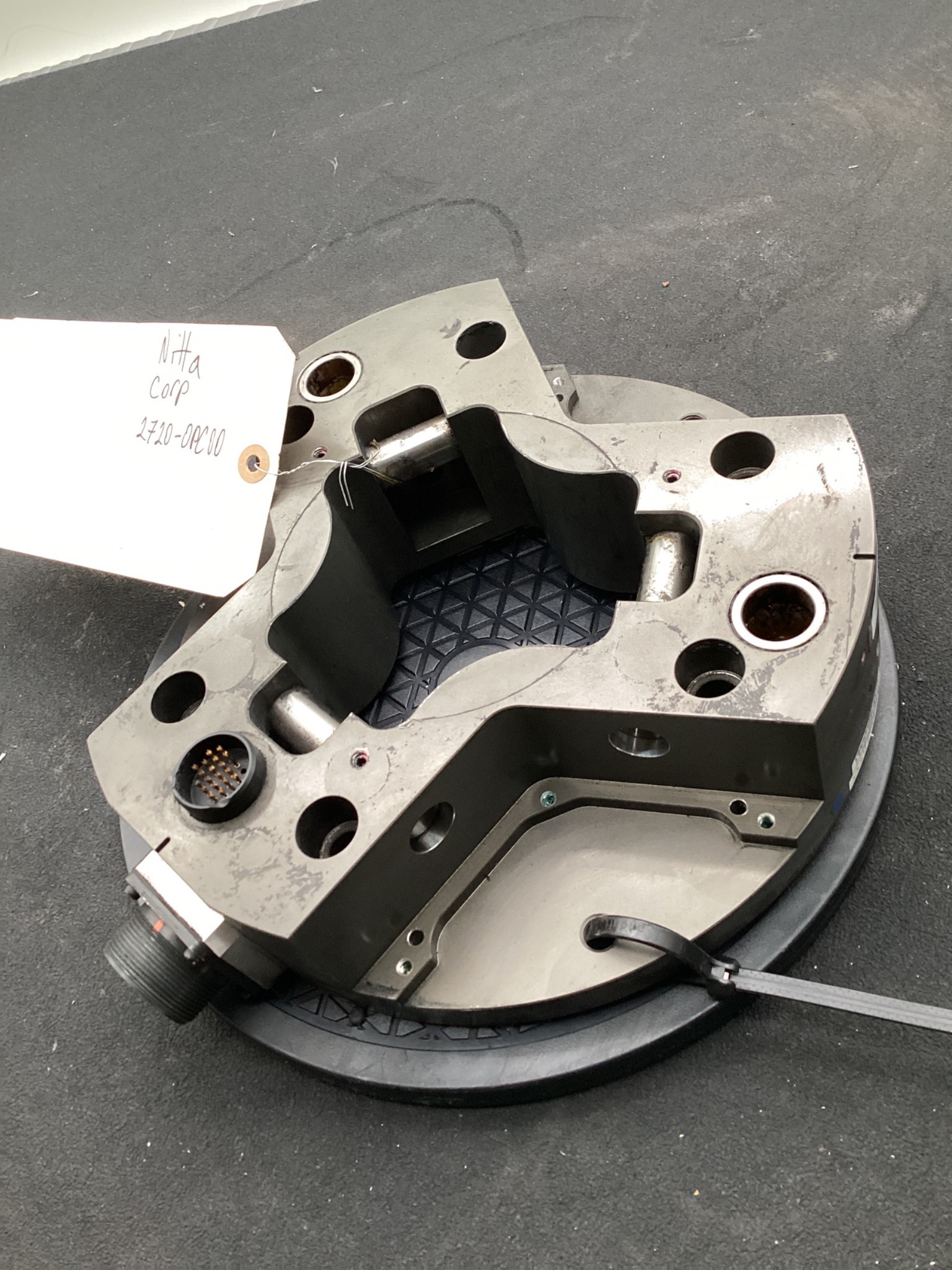 NITTA 2T20-0PC00 AUTOMATIC TOOL CHANGER USED 0