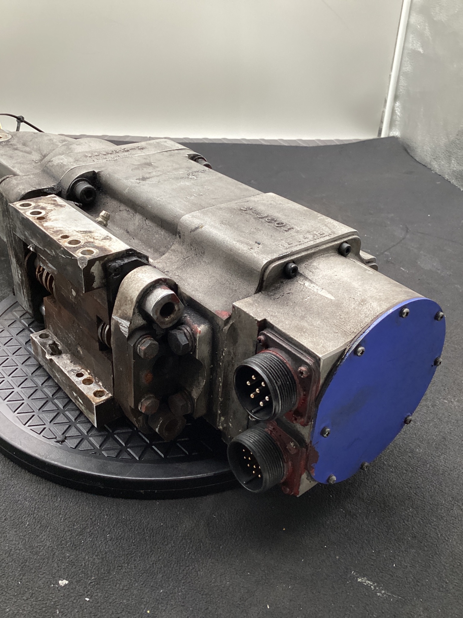 HONDA ENGINEERING GMM-120Y SERVO TOOL CHANGER 1000W 6.83NM USED 3