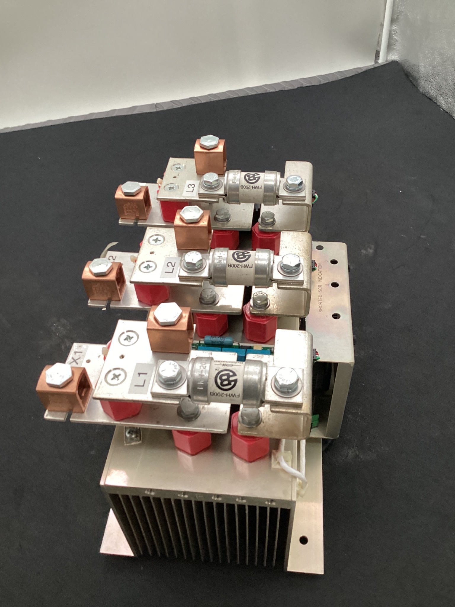 CHROMALOX MXPCIII-30311L1F010 SCR POWER CONTROLLER 150A USED 3