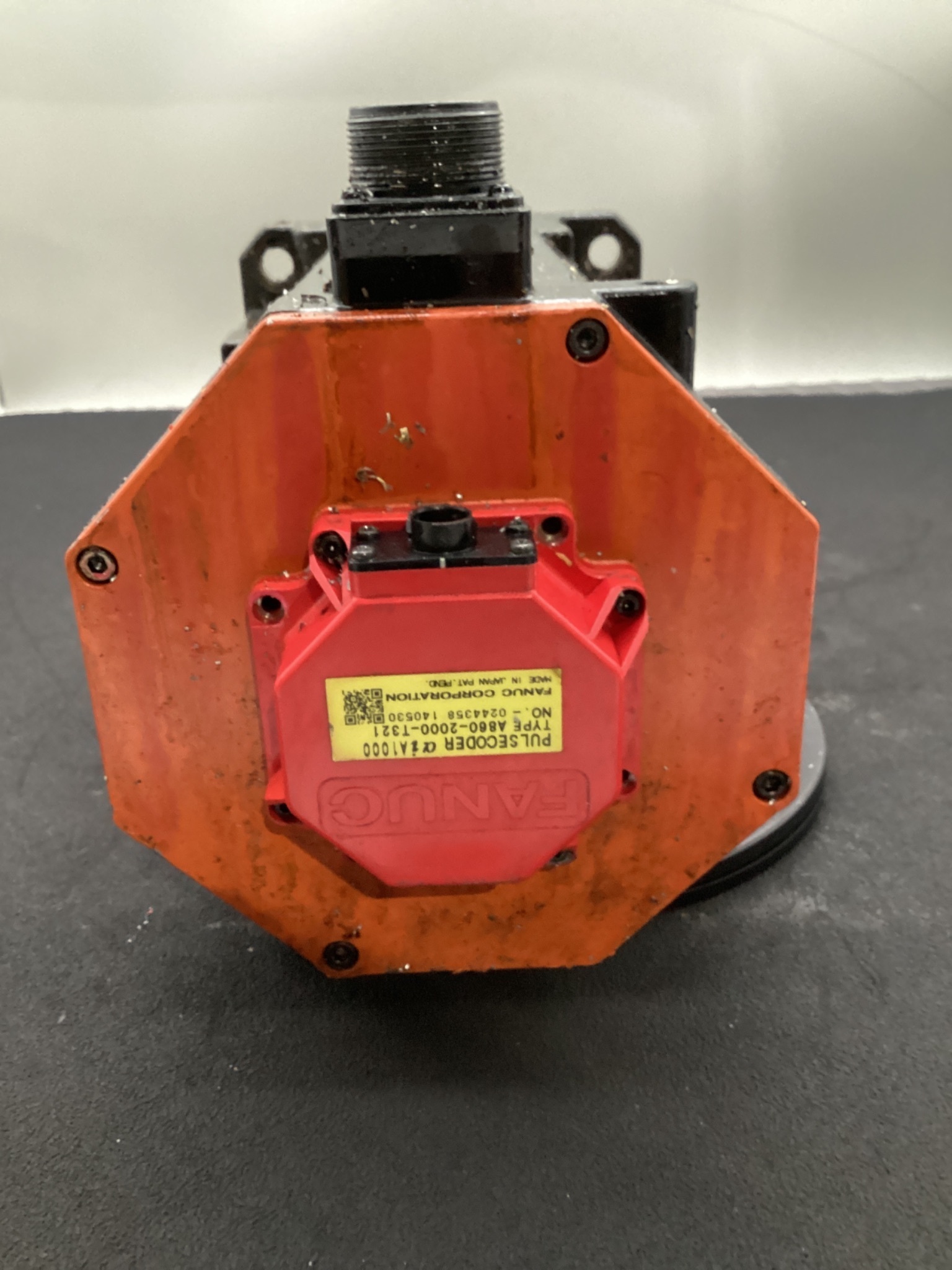 FANUC A06B-0272-B400#0100 AIS40/4000 AC SERVO MOTOR 24V BRAKE USED 2