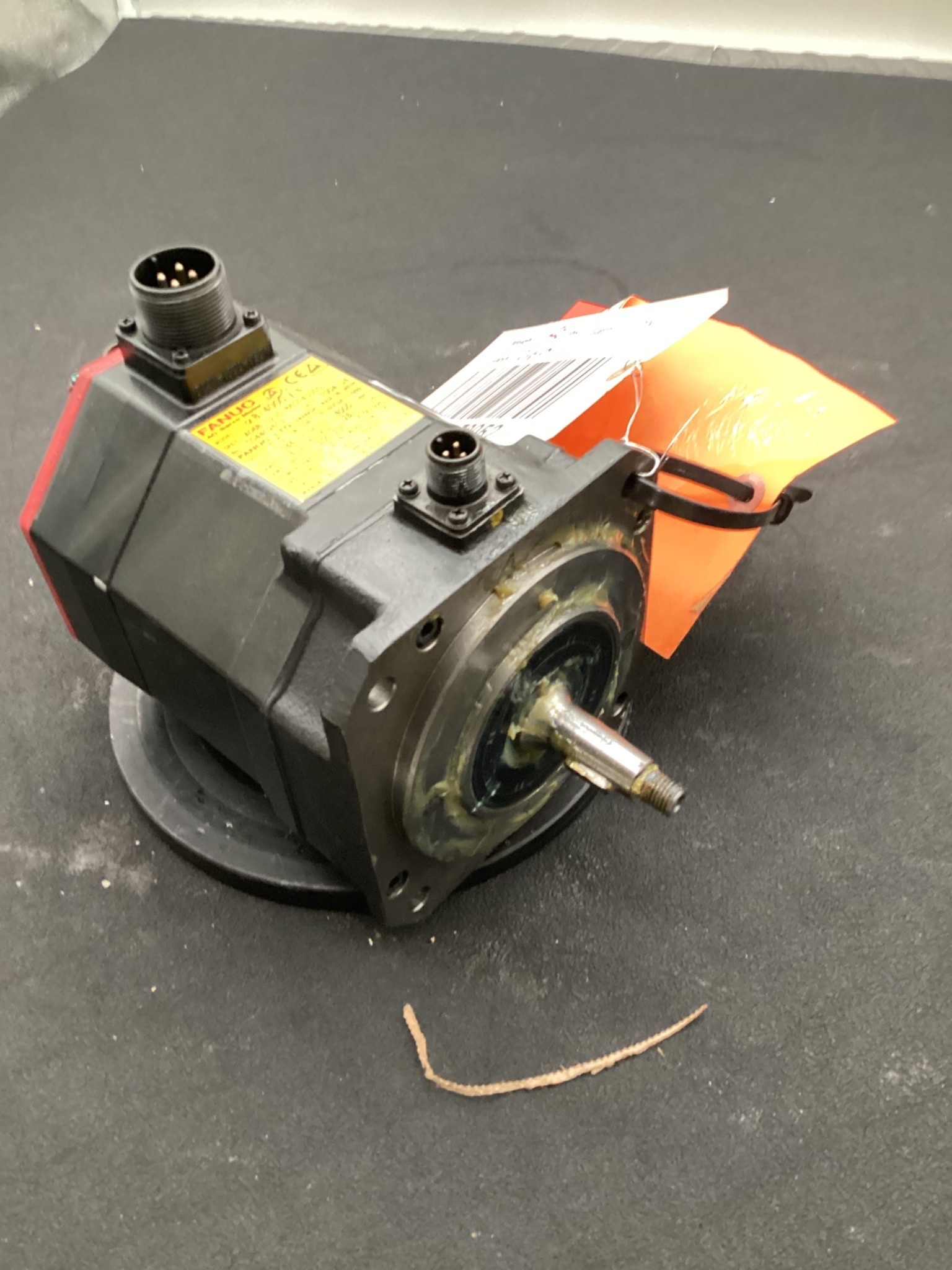FANUC A06B-0235-B605#S000 aiS8/4000 AC SERVO MOTOR 4000RPM 90V BRAKE USED 2
