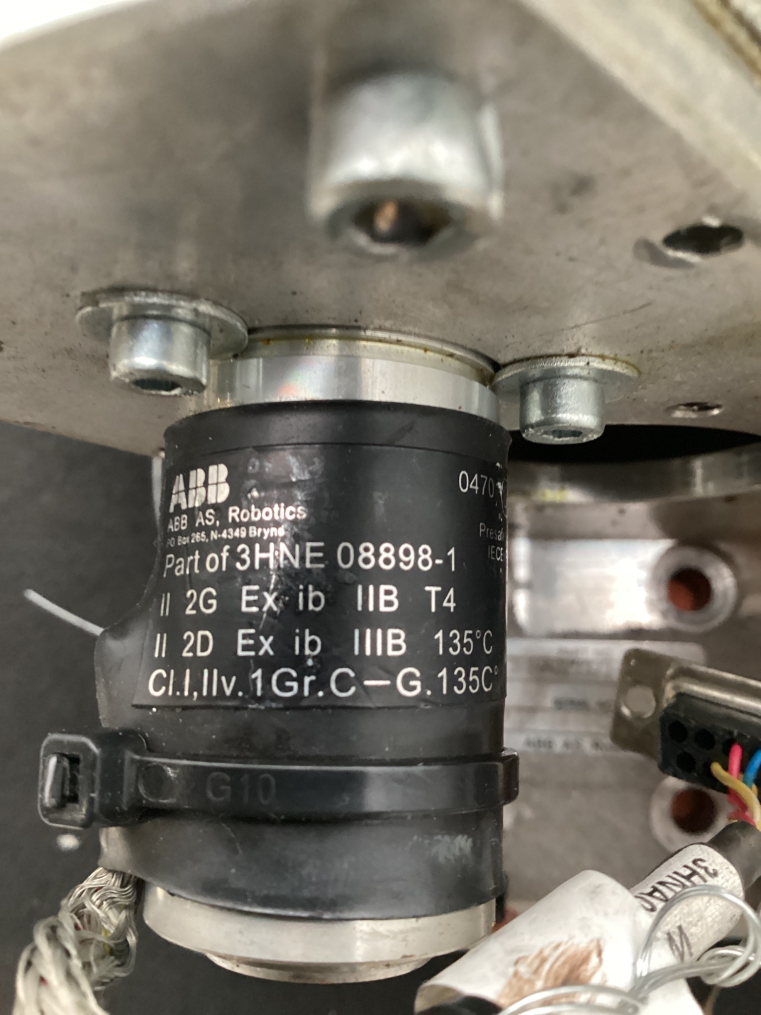 ABB 3HNA022372-001 GEAR BOX CBS USED 3