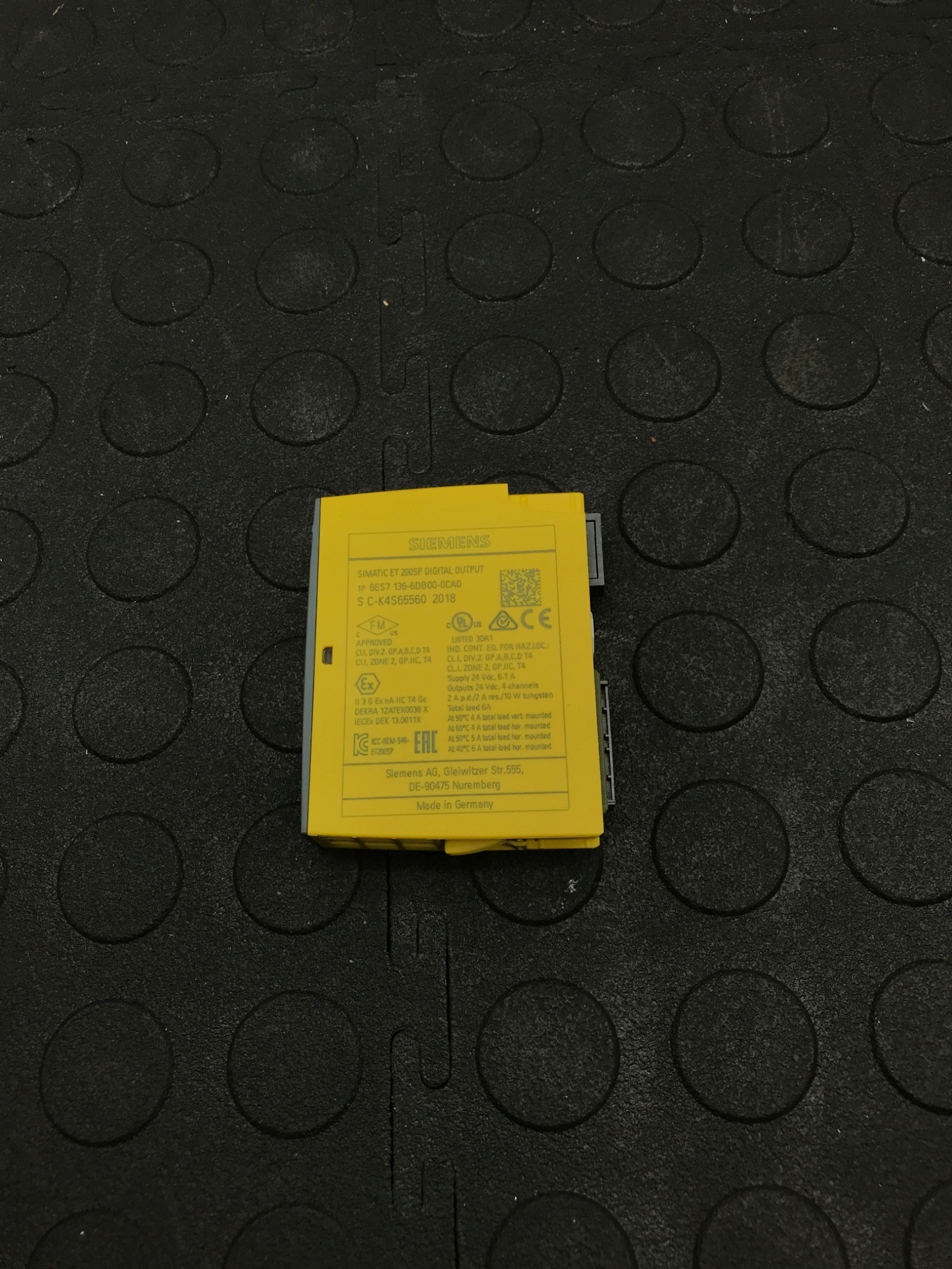 SIEMENS 6ES7 136-6DB00-0CA0 Simatic ET 200SP Digital Output Module USED 1