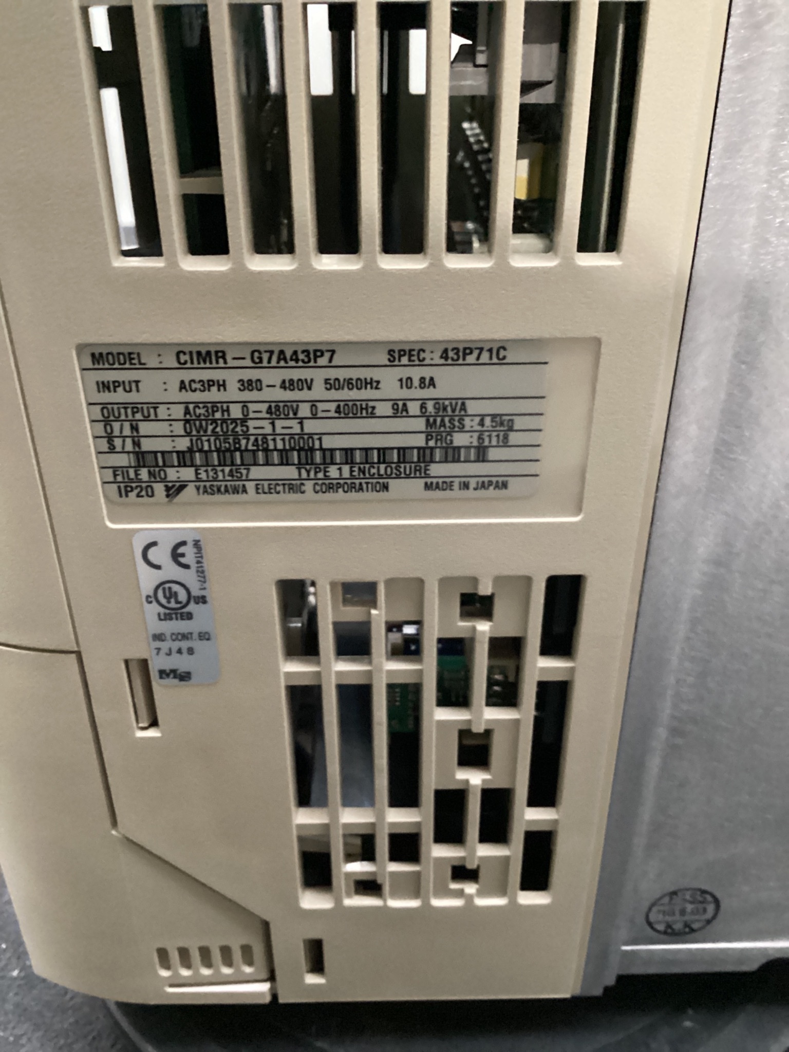 YASKAWA CIMR-G7A43P7 G7 SERIES 5HP INVERTER DRIVE 480V USED 2