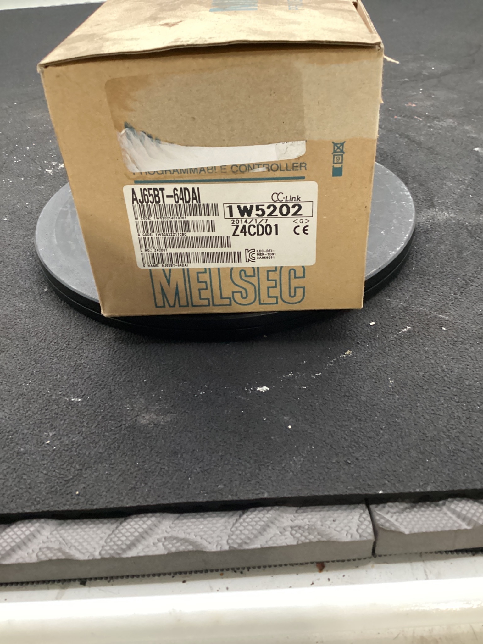 MITSUBISHI AJ65BT-64DAI ANALOG OUTPUT MODULE NEW 1