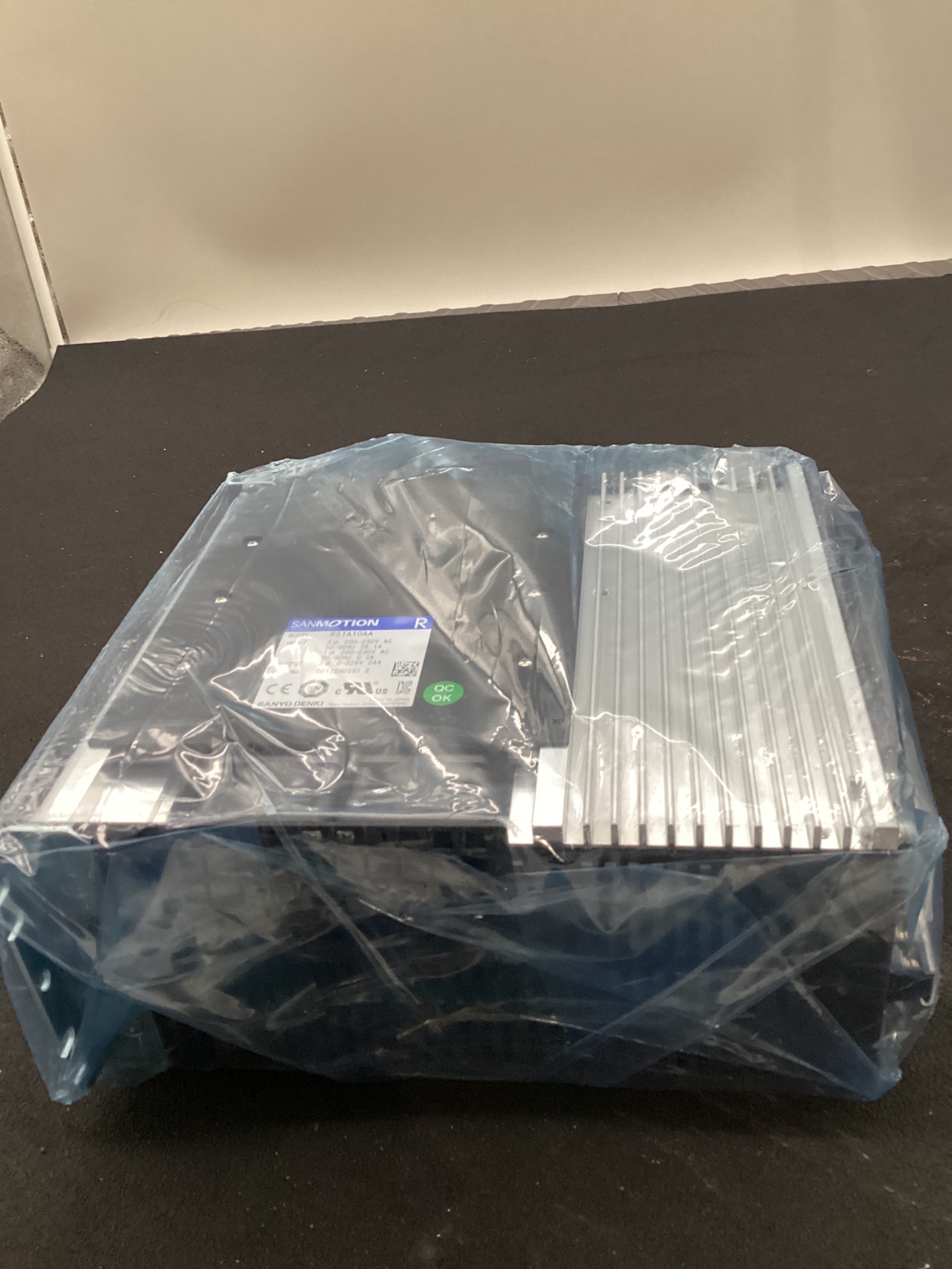 SANYO DENKI RS1A10AA SERVO AMPLIFIER NEW 1