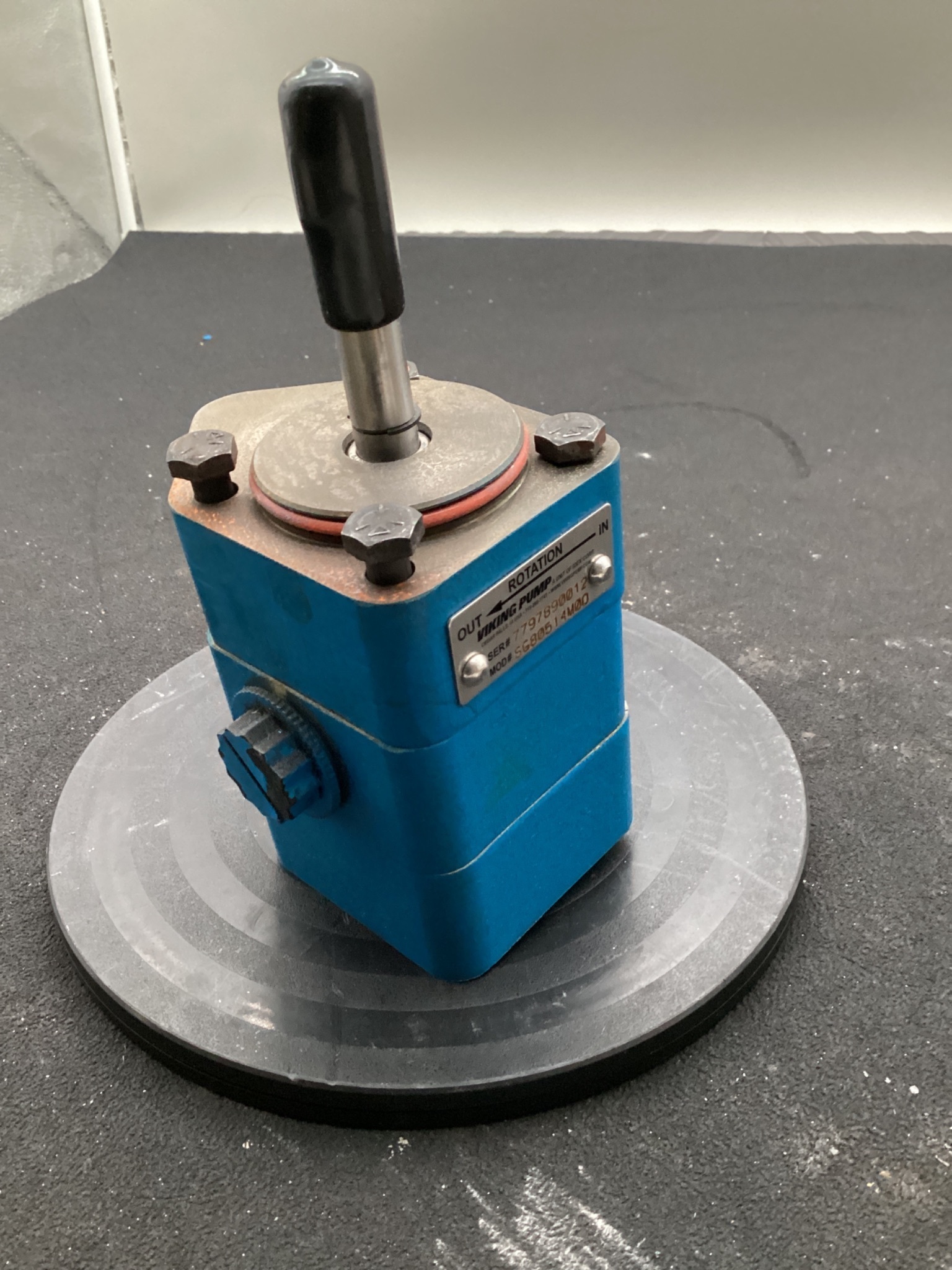 VIKING PUMP SG80514M0O GEAR HYDRAULIC PUMP USED 1