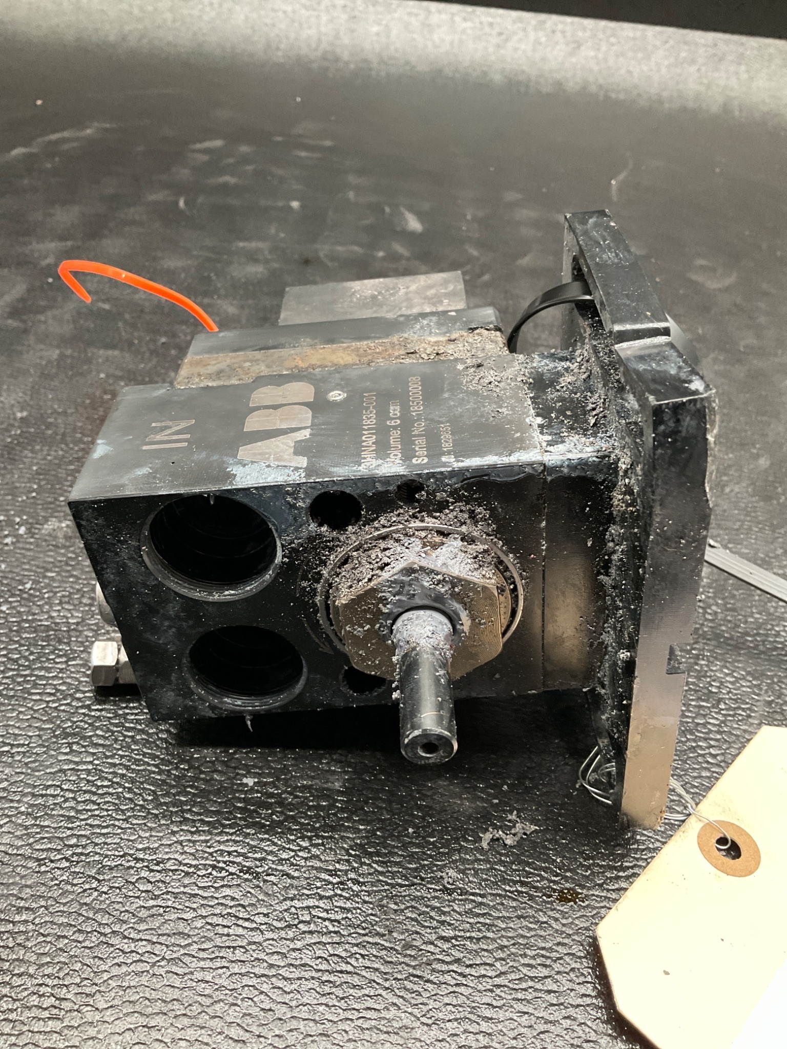 ABB 3HNA011835-001 ROBOTIC SPRAY GEAR PUMP 6.0CC USED 5