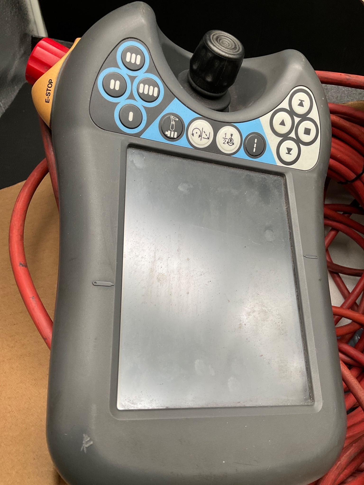 ABB 3HAC028357-001 DSQC 679 IRC5 TEACH PENDANT USED 3