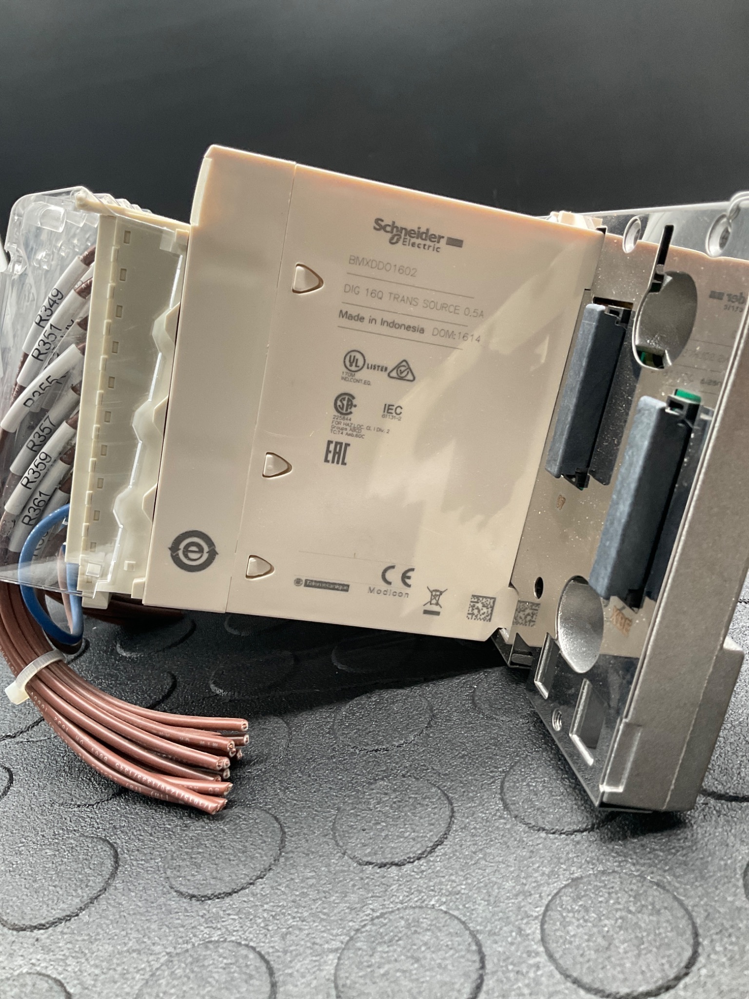 SCHNEIDER ELECTRIC CPS2000 P341000 NOE0100 DDI6402K DDO1602 PLC USED 2