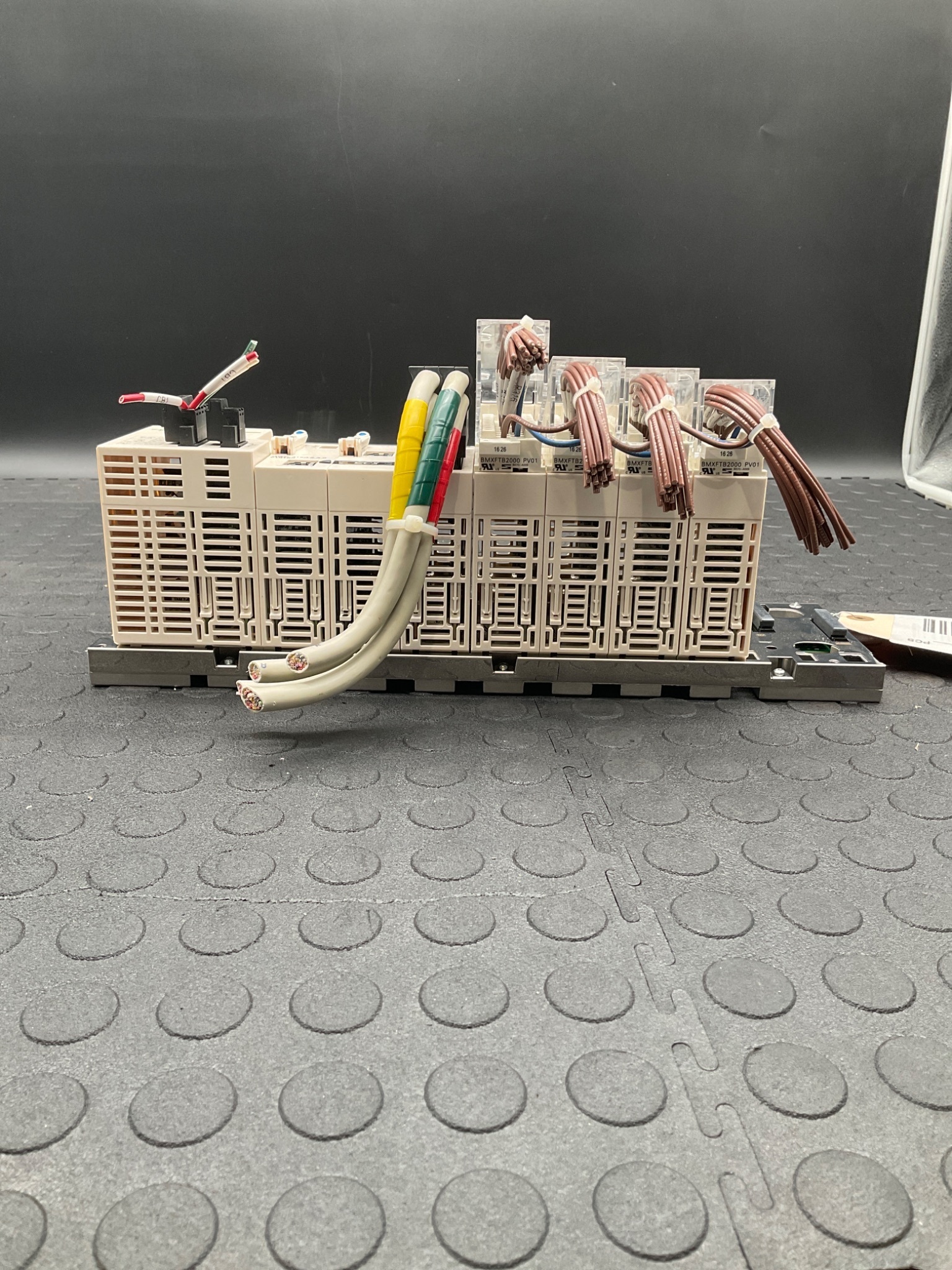 SCHNEIDER ELECTRIC CPS2000 P341000 NOE0100 DDI6402K DDO1602 PLC USED 3