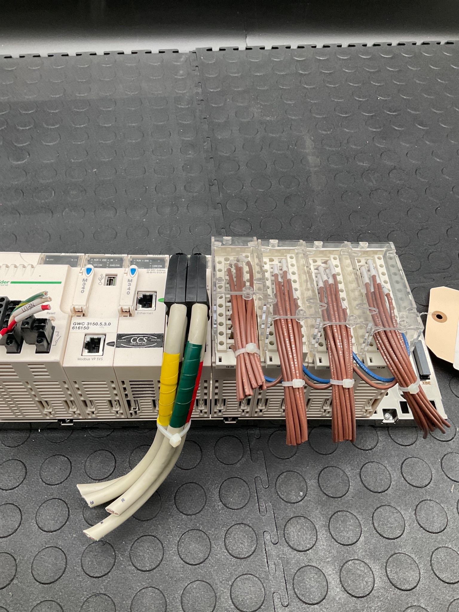 SCHNEIDER ELECTRIC CPS2000 P341000 NOE0100 DDI6402K DDO1602 PLC USED 4