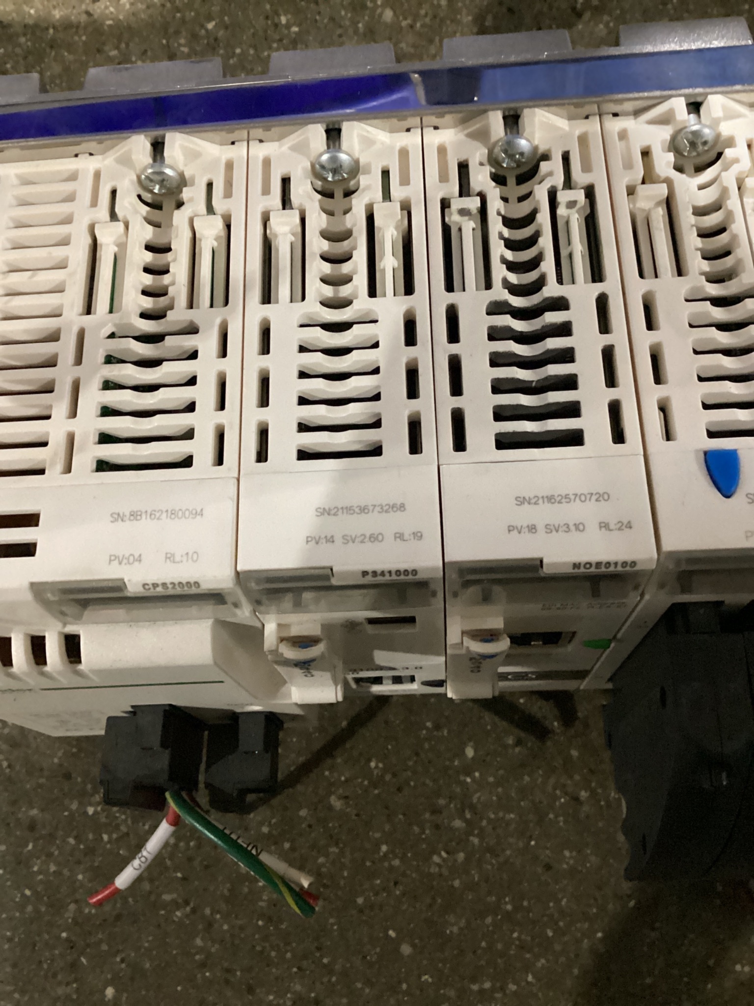 SCHNEIDER ELECTRIC CPS2000 P341000 NOE0100 DDI6402K DDO1602 PLC USED 9