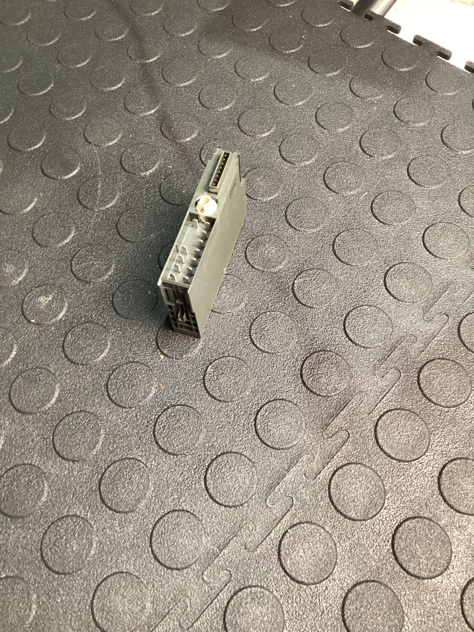 SIEMENS 6ES7 134-4MB02-0AB0 ANALOG INPUT MODULE USED 1