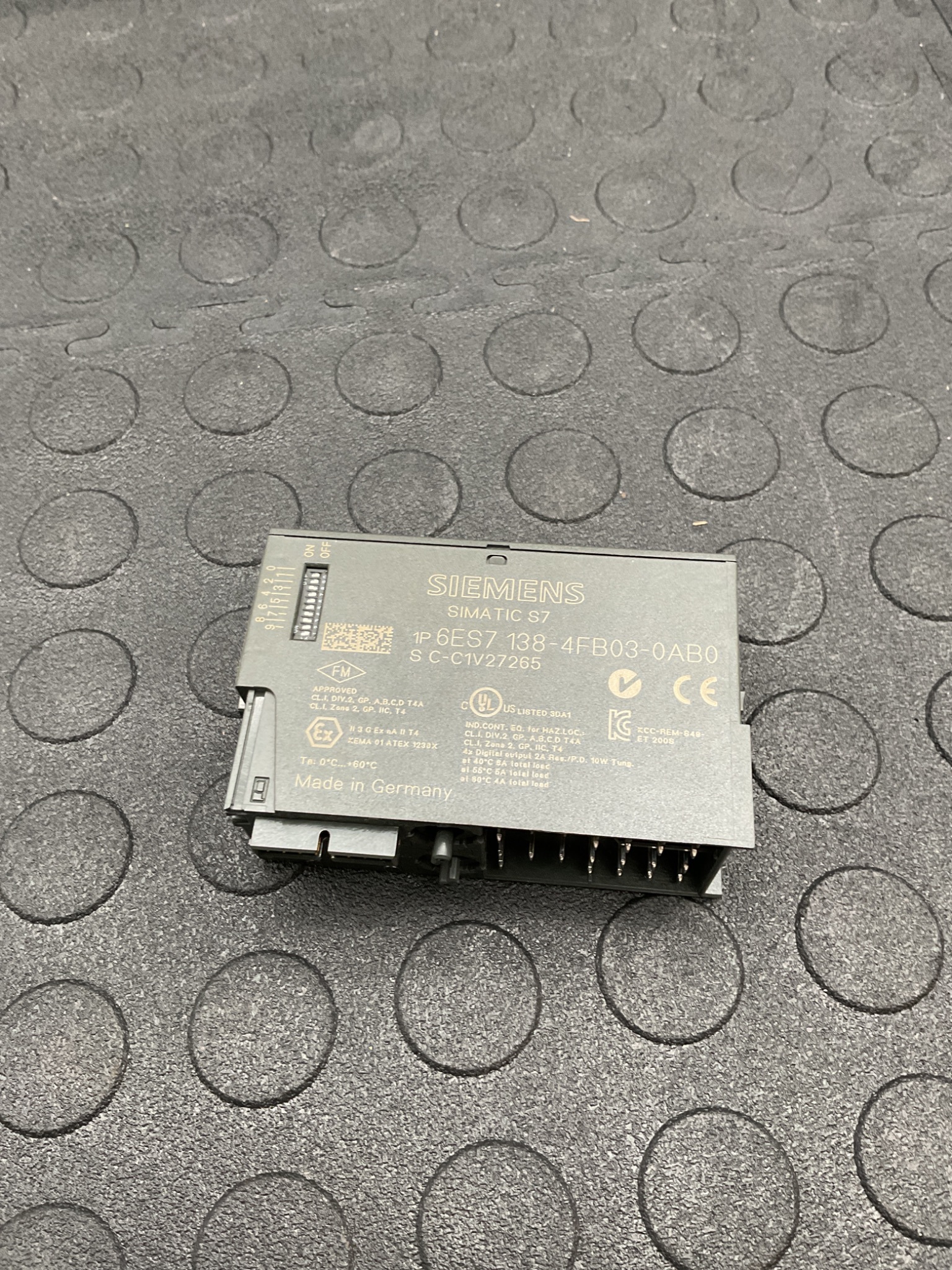 SIEMENS 6ES7138-4FB03-0AB0 ET200S F-DO PROFISAFE MODULE USED 1