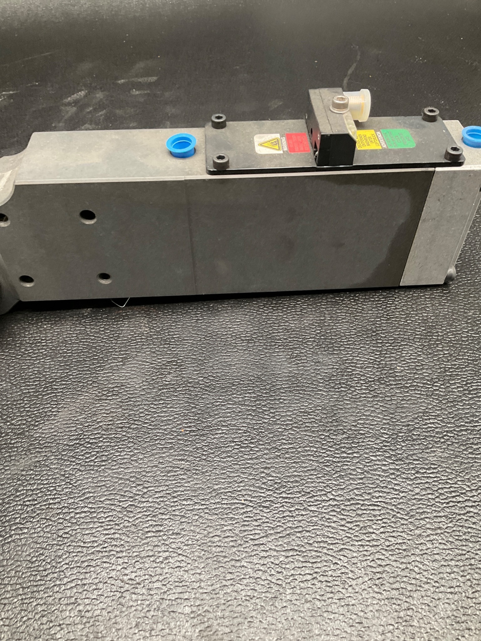 BTM 779802A PNEUMATIC POWER CLAMP USED 1