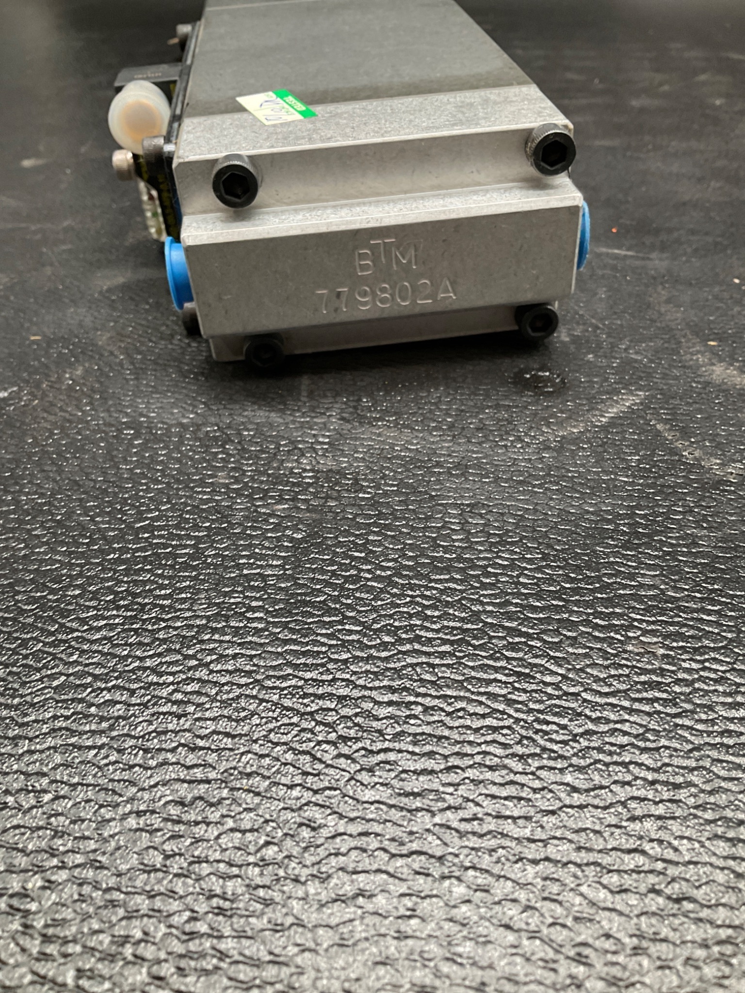 BTM 779802A PNEUMATIC POWER CLAMP USED 5
