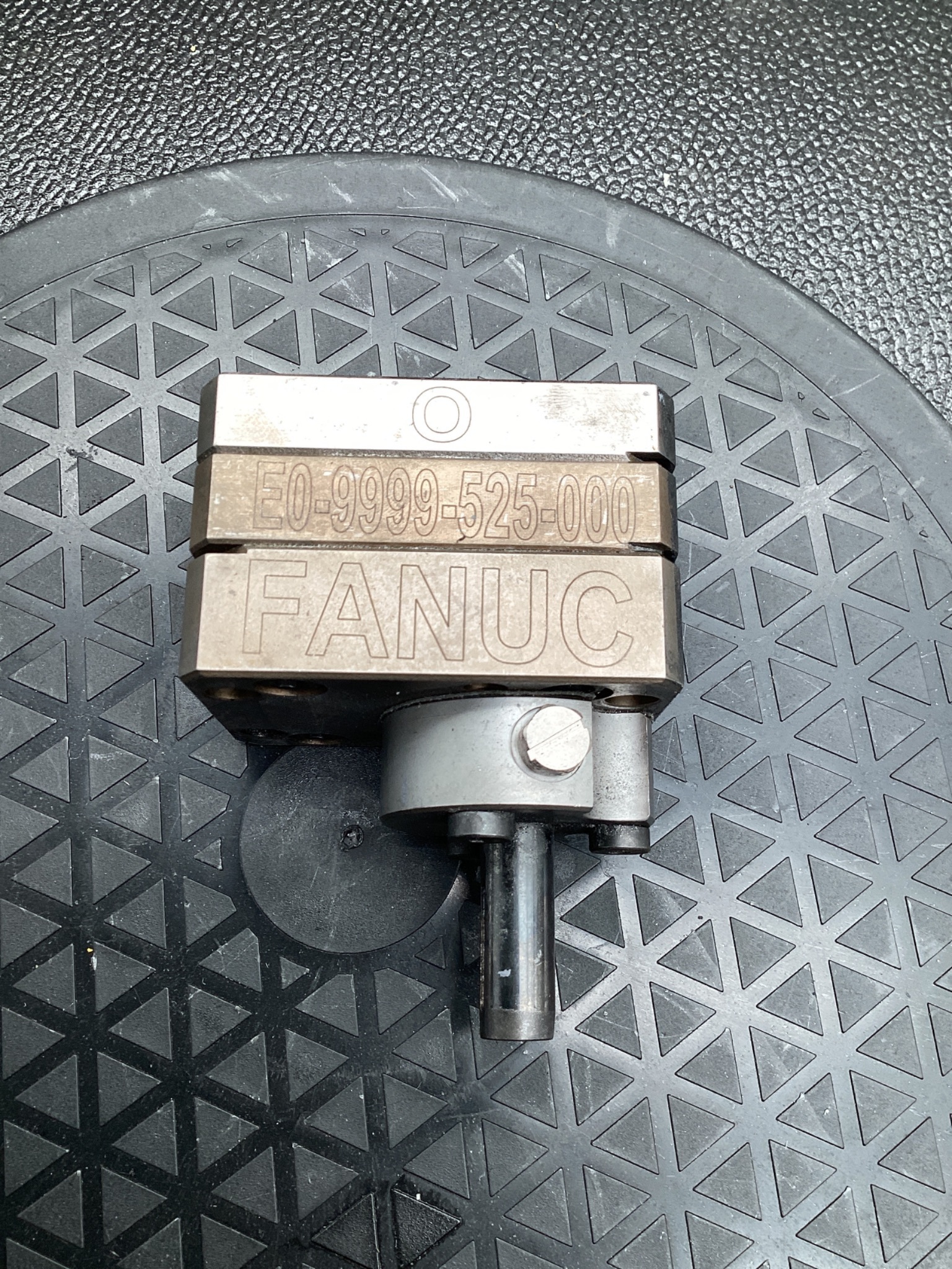 FANUC E0-9999-525-000 ZENITH BPB-6285 GEAR PUMP USED 5