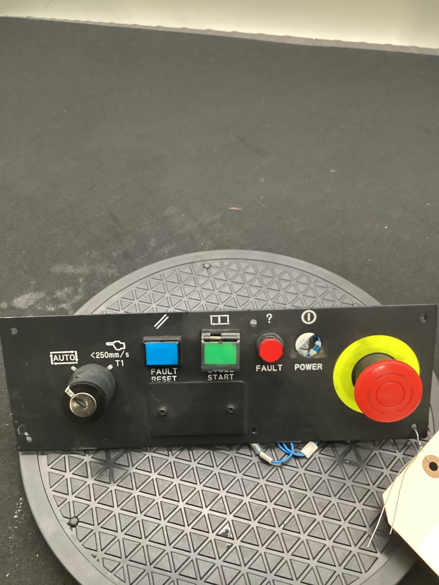 FANUC A05B-2601-C010 OPERATOR PANEL 2-MODE ROBOTICS USED 0