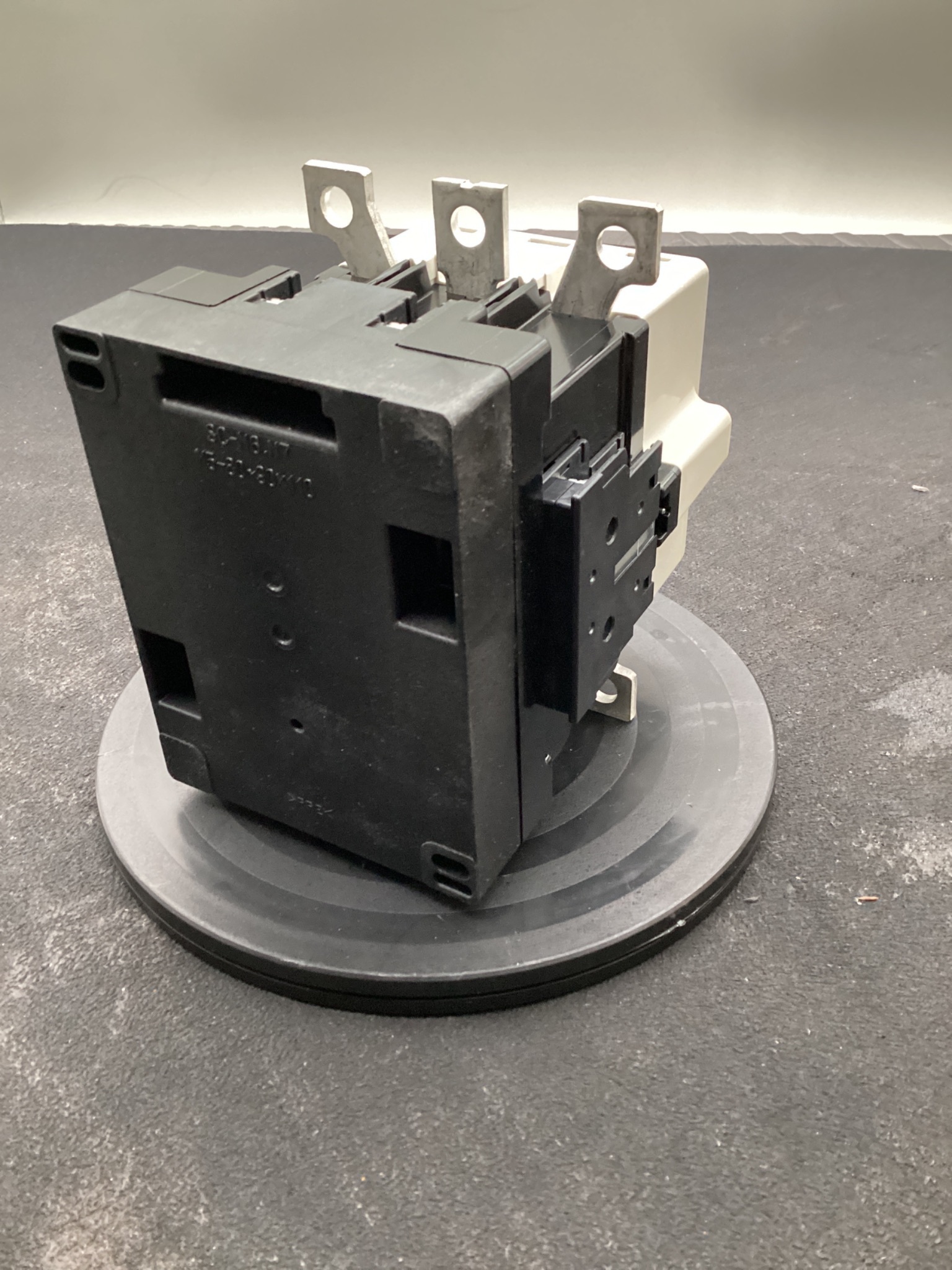 FUJI SC-N7 MAGNETIC CONTACTOR 220V AC 3-POLE USED 3