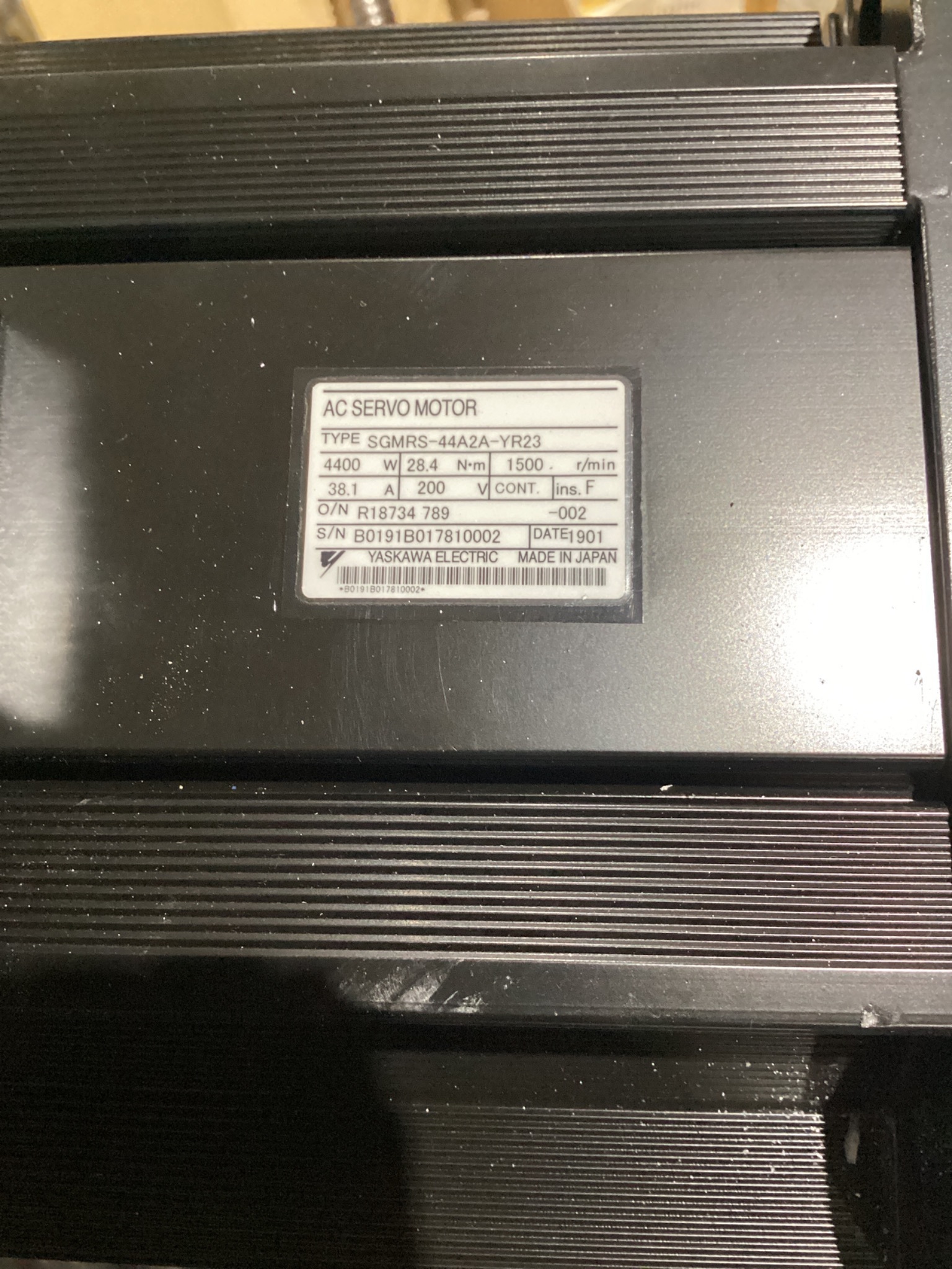 YASKAWA SGMRS-44A2A-YR23 AC SERVO MOTOR 4.4KW USED 4