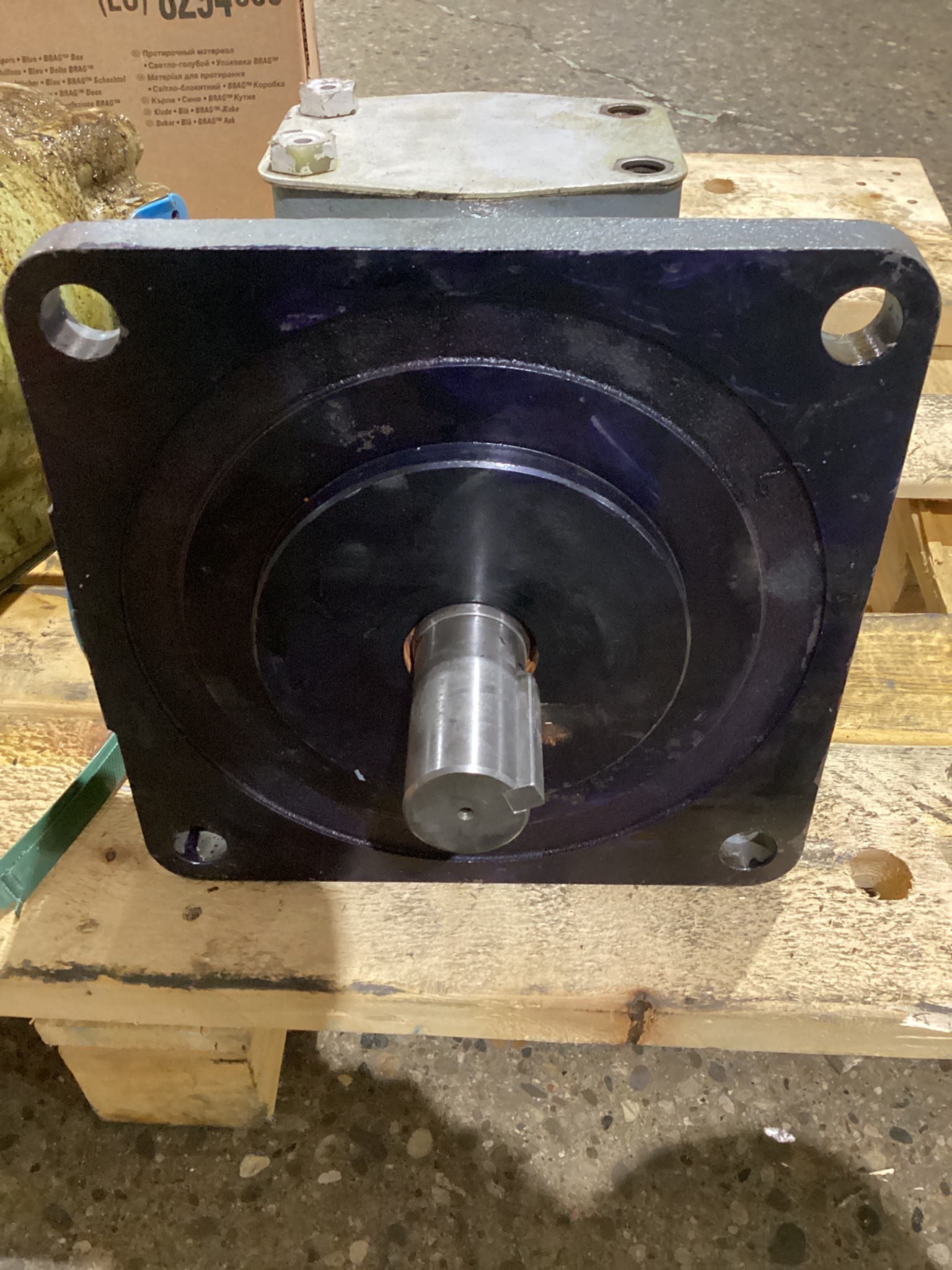 TOKYO KEIKI F11-SQP43-42-30-86BB-18 HYDRAULIC VANE PUMP USED 1