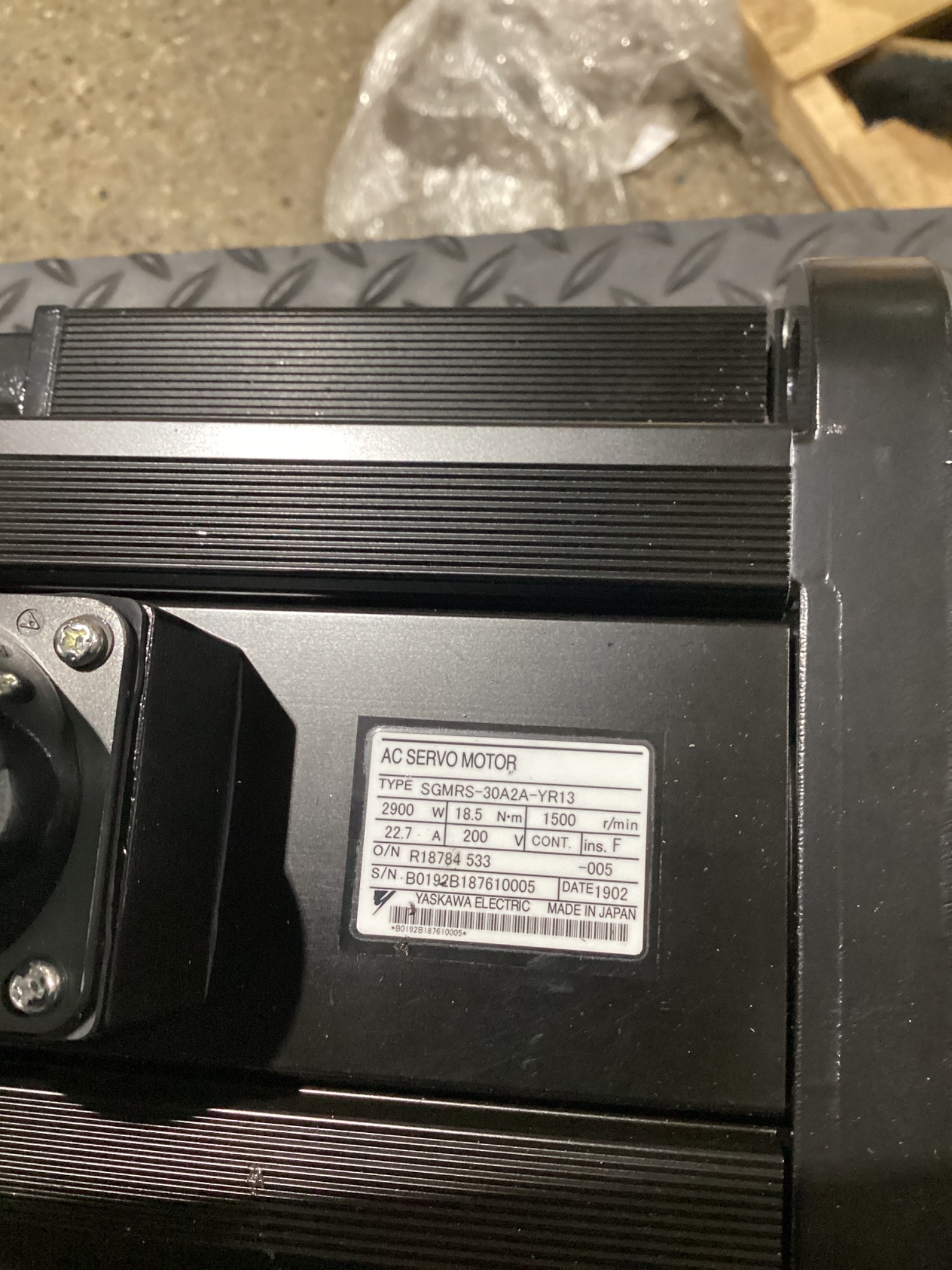 YASKAWA SGMRS-30A2A-YR13 AC SERVO MOTOR 2.9KW 1500RPM USED 3