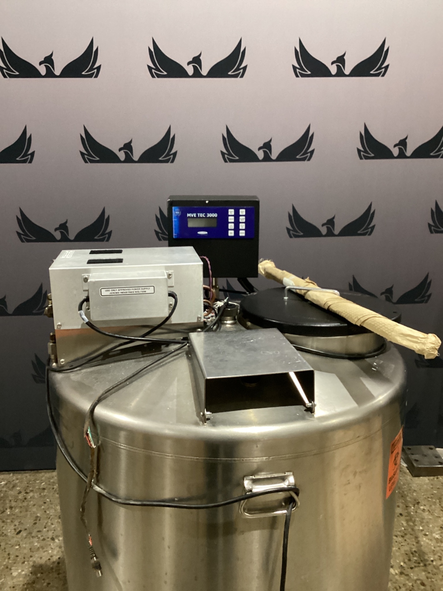 MVE 815P-190F LN2 VAPOR FREEZER AUTO FILL USED 1