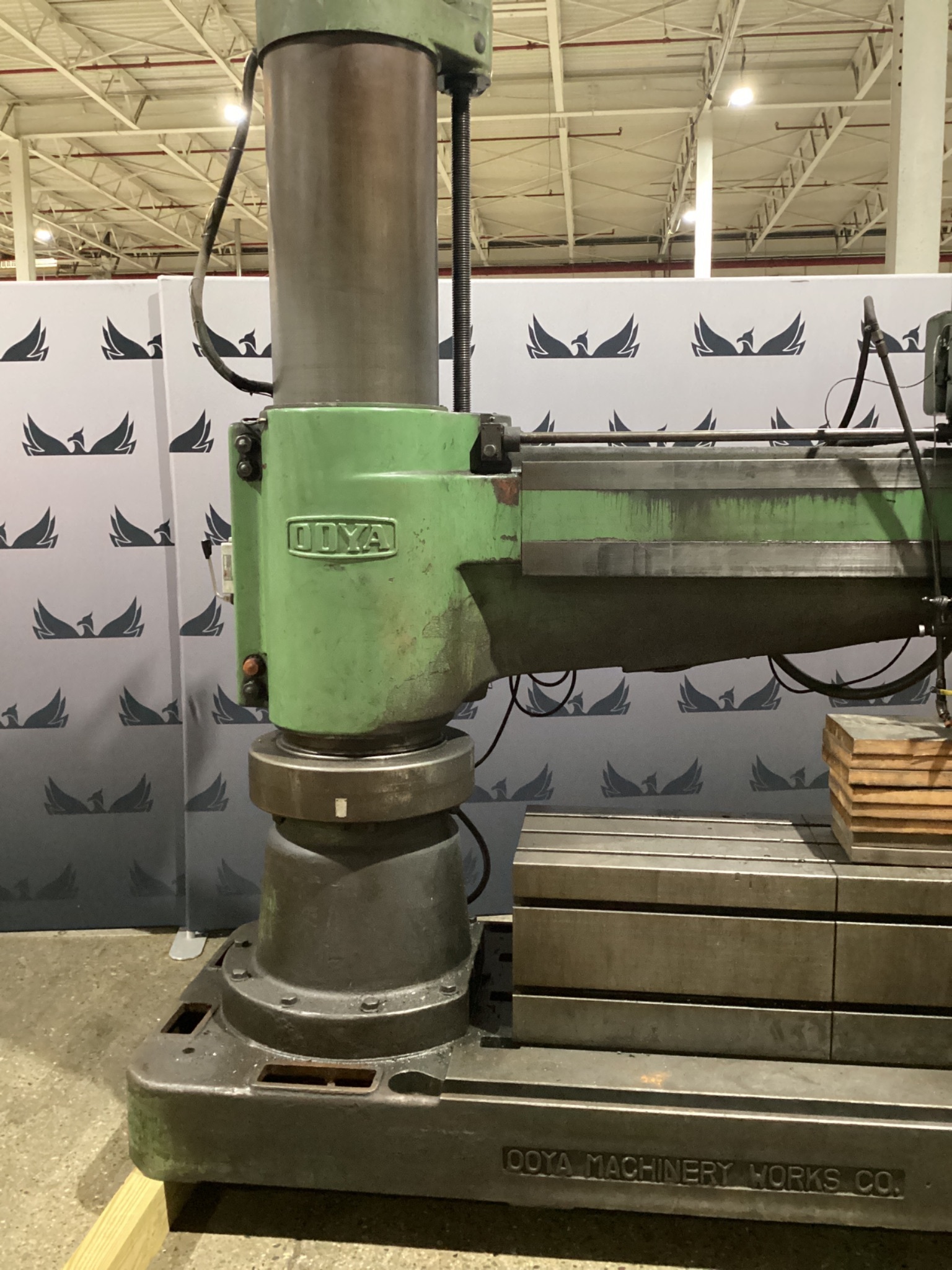 OOYA RE3-1600 RADIAL ARM DRILL USED 1