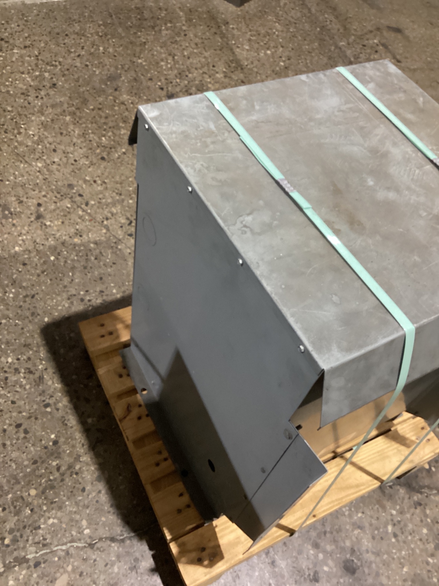 HAMMOND MF025LE 25KVA DISTRIBUTION TRANSFORMER 1PH 240/480V USED 3