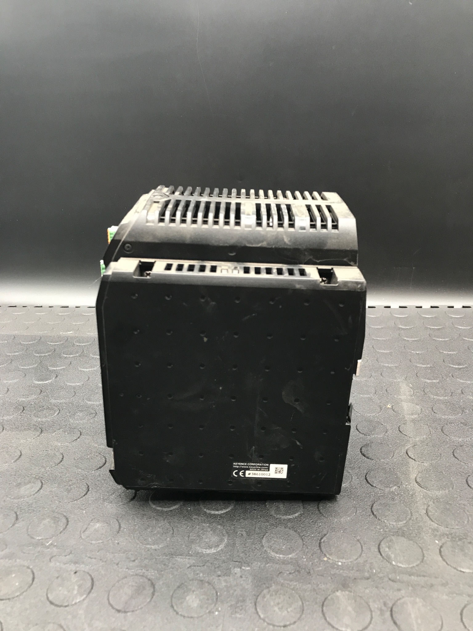 KEYENCE LJ-V7001P Laser Displacement Controller w/ CB-PN100 USED 4