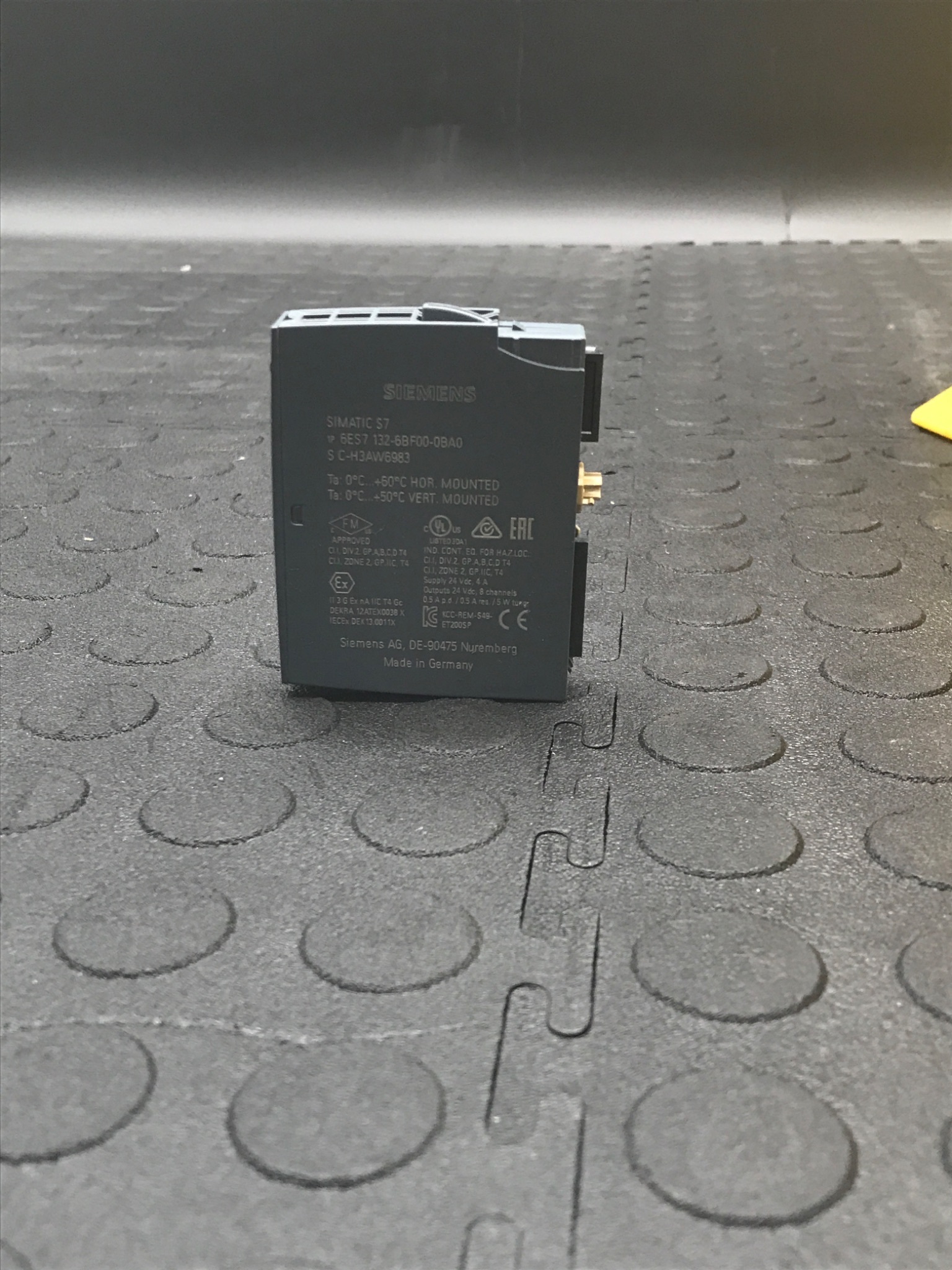 SIEMENS 6ES7 132-6BF00-0BA0 Simatic S7 Digital Output Module USED 1