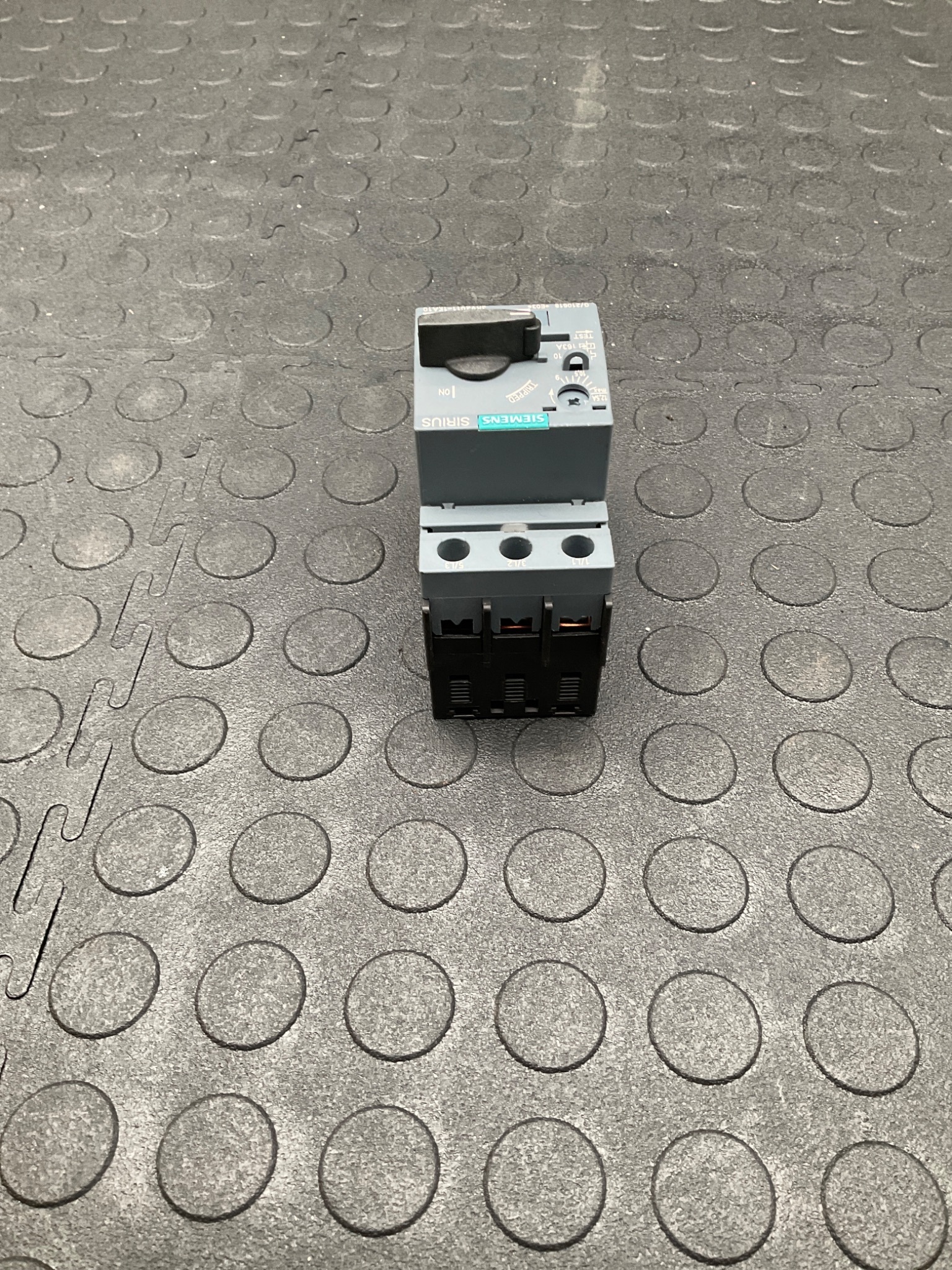 SIEMENS 3RV2011-1KA10 Motor Protection Circuit Breaker USED 3