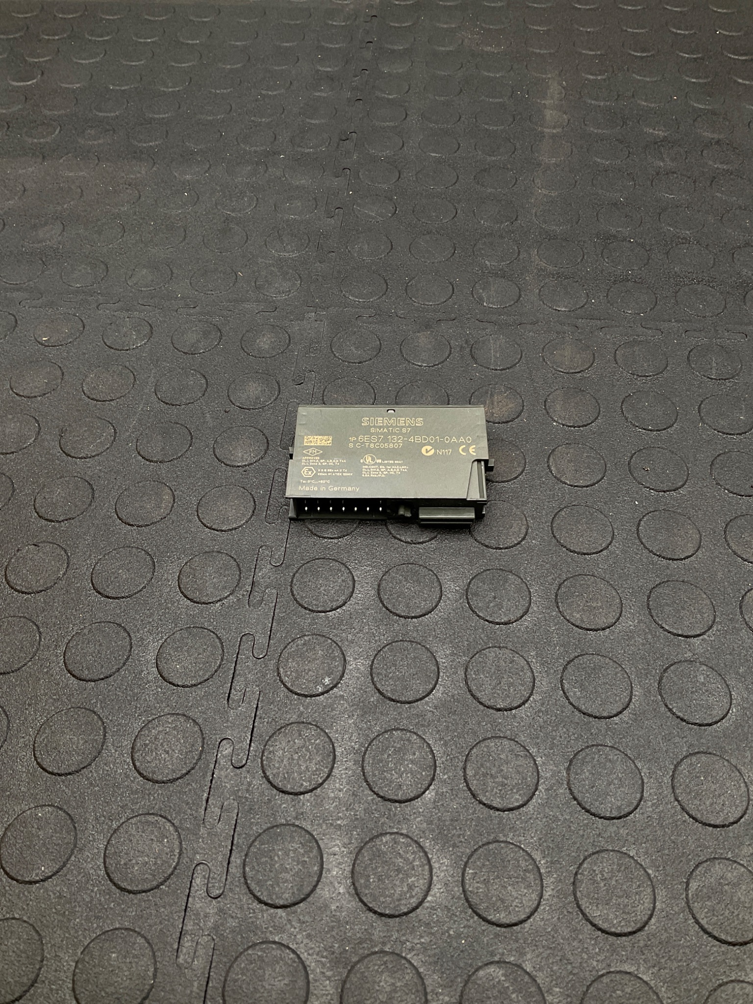 SIEMENS 6ES7 132-4BD01-0AA0 Simatic S7 Digital Output Module USED 1