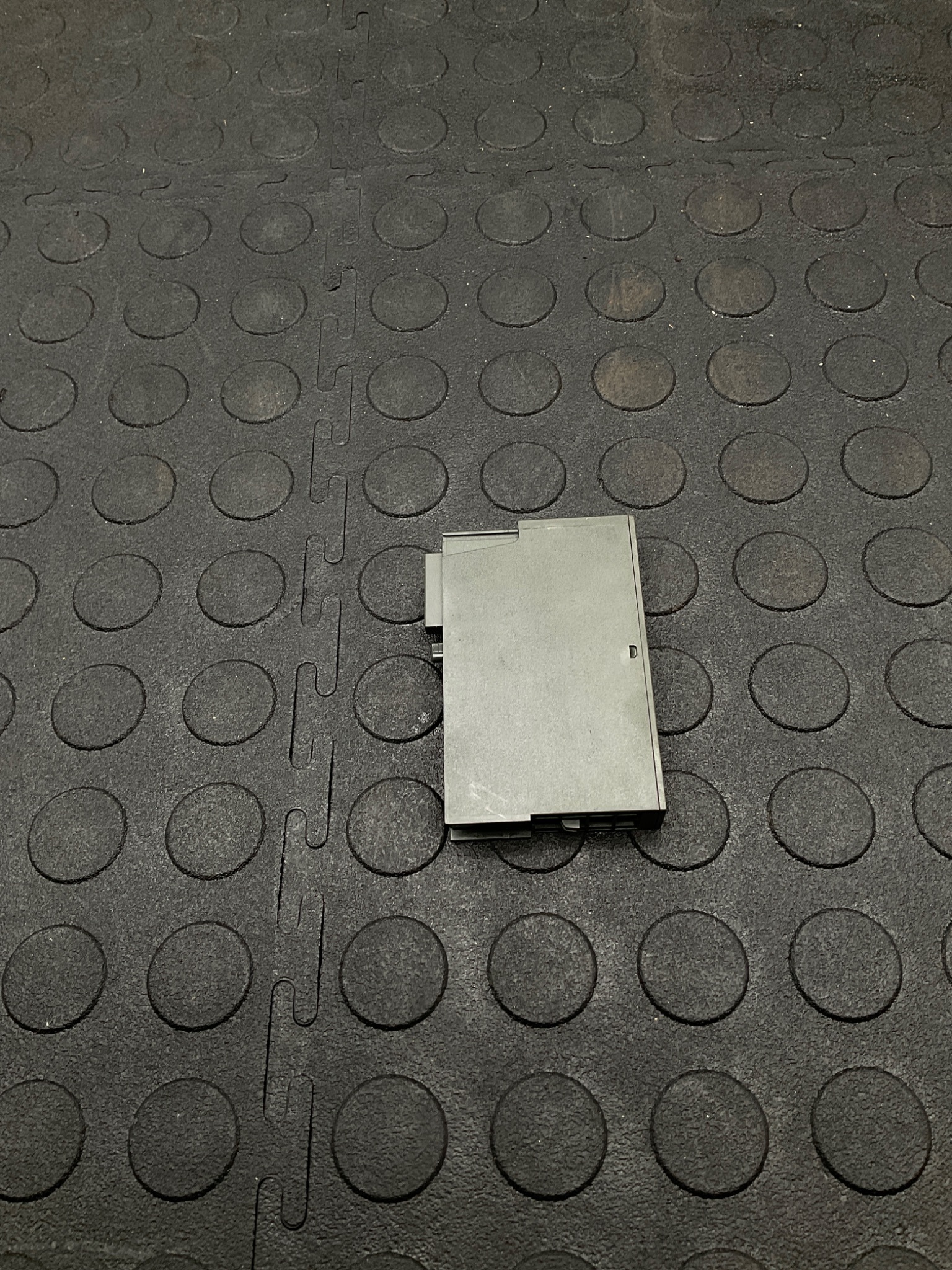 SIEMENS 6ES7 132‑4BD32‑0AA0 Digital Output Module 4‑Ch 24 VDC 2 A EACH USED 2
