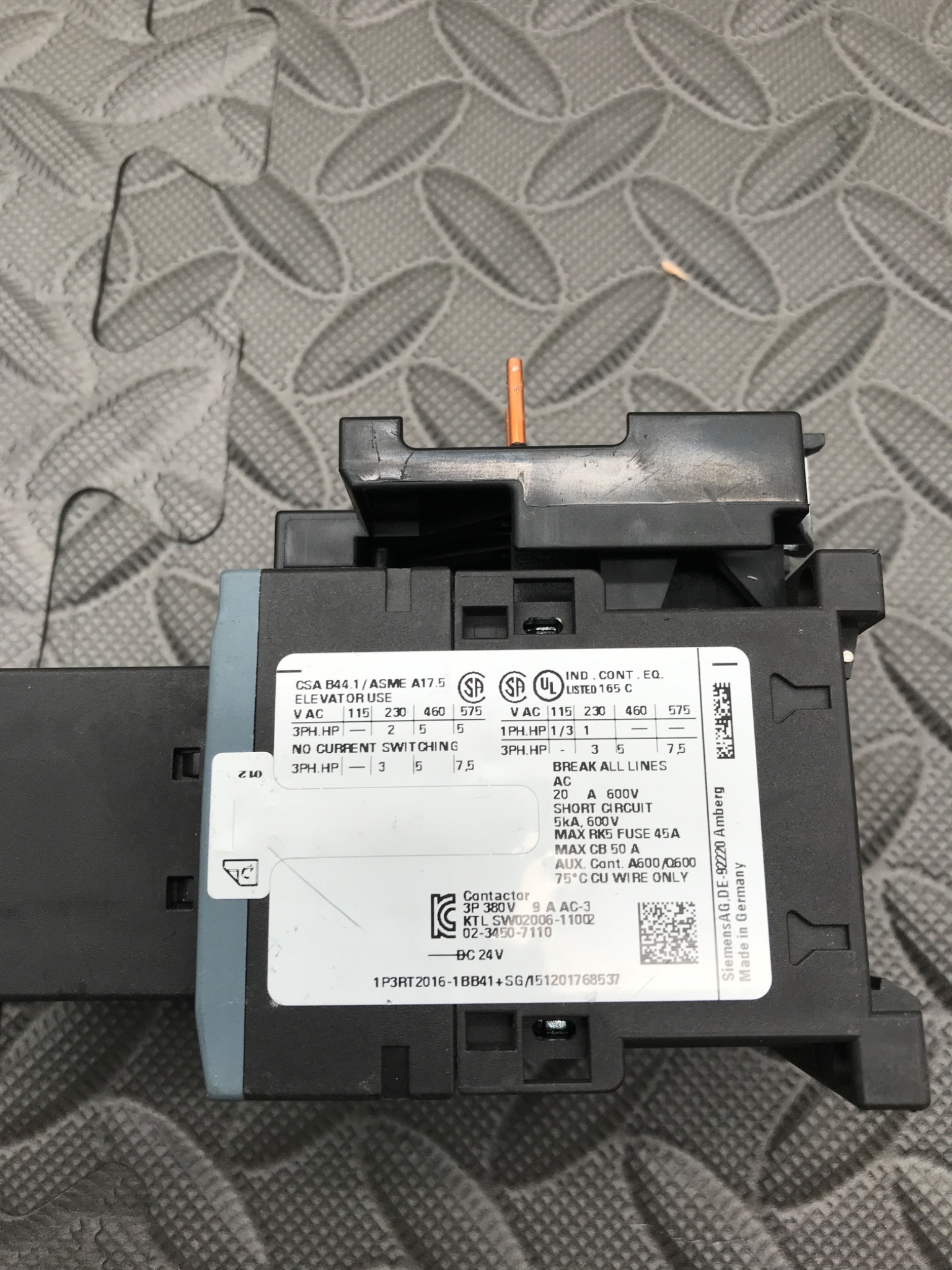 SIEMENS 3RT2016‑1BB41 Contactor w/ 3RH2911‑1FA22 Aux Switch Block USED 4